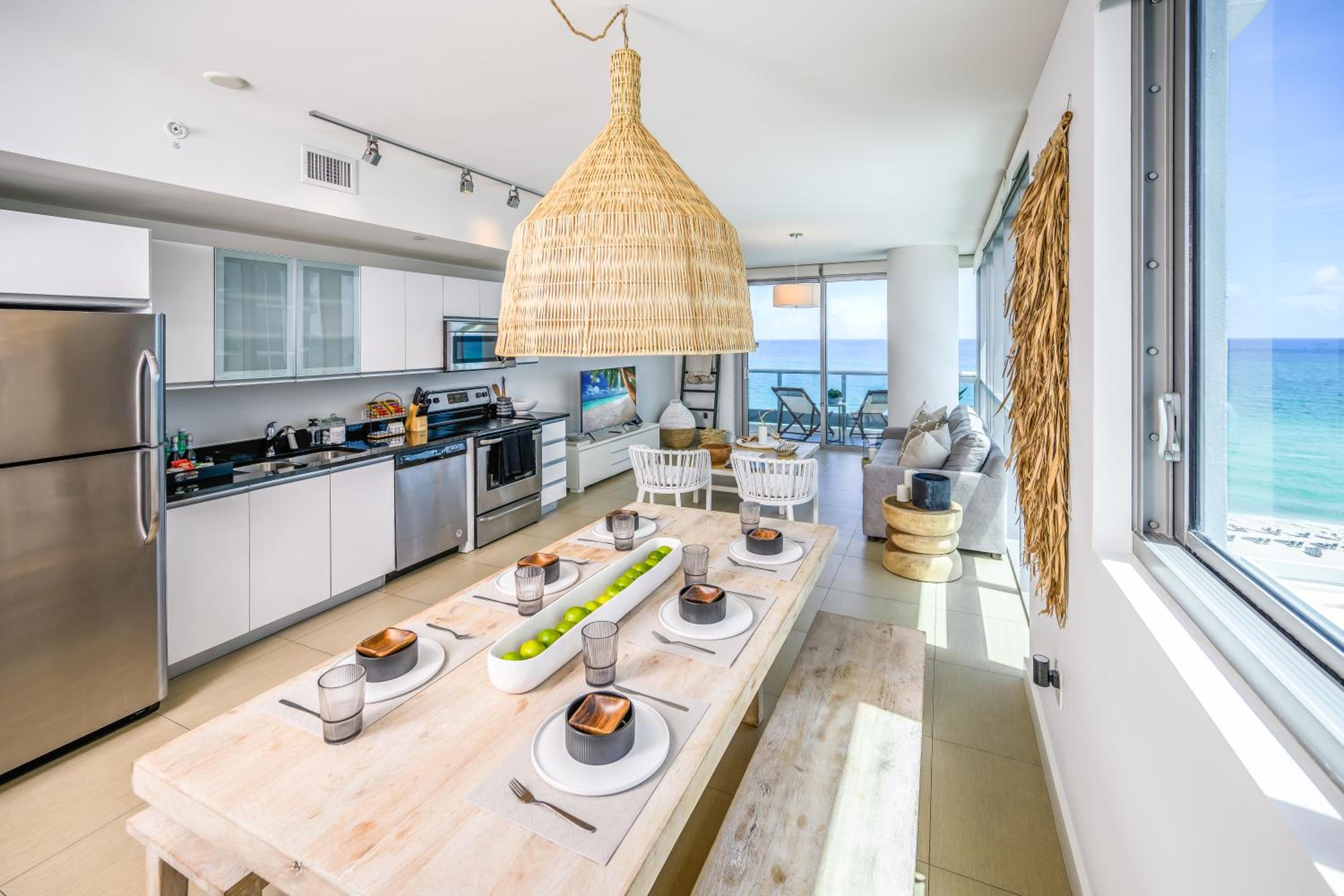 Luxury Beachfront Apartment thumbnail 5