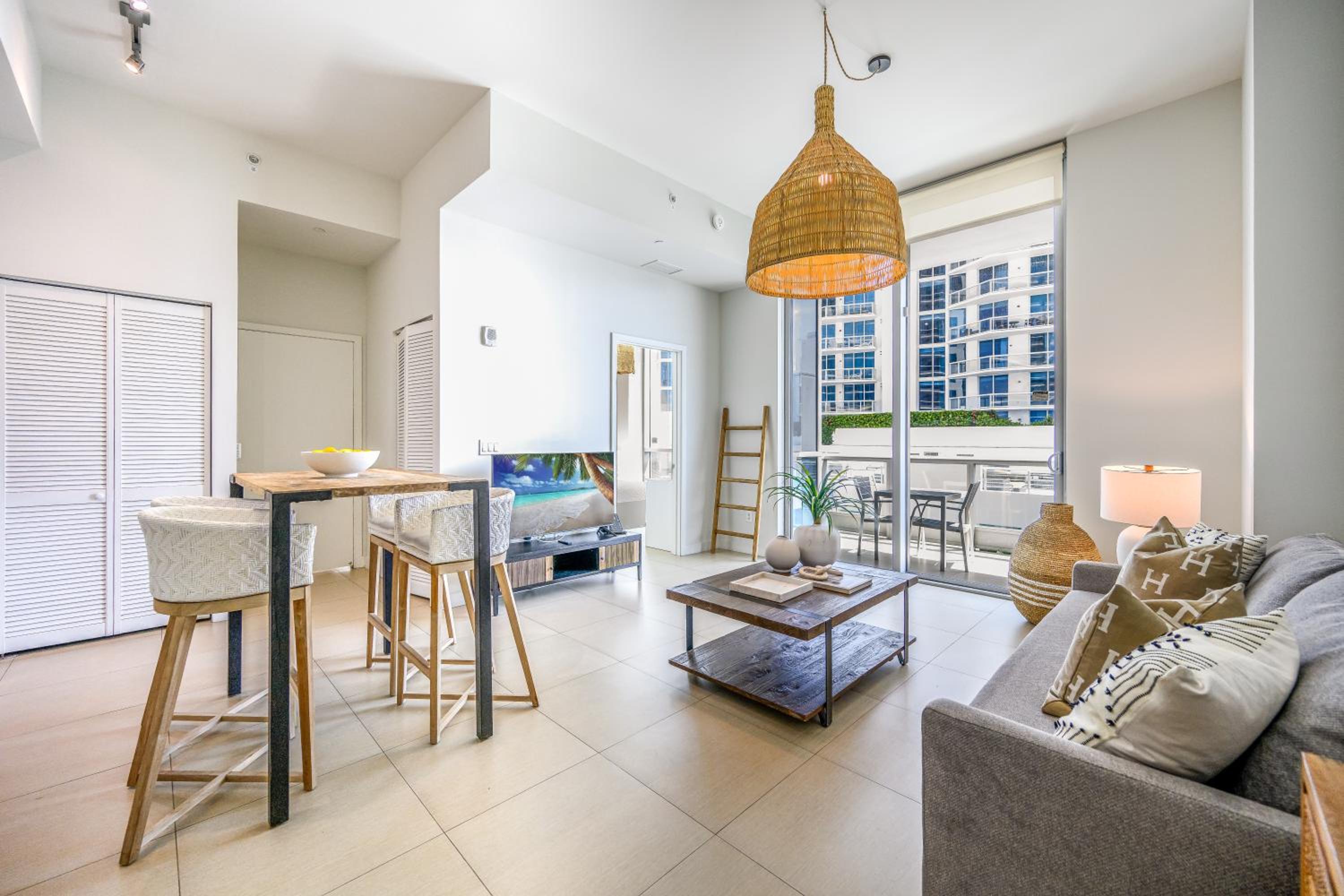 One-Bedroom Apartment with Partial Sea View thumbnail 5