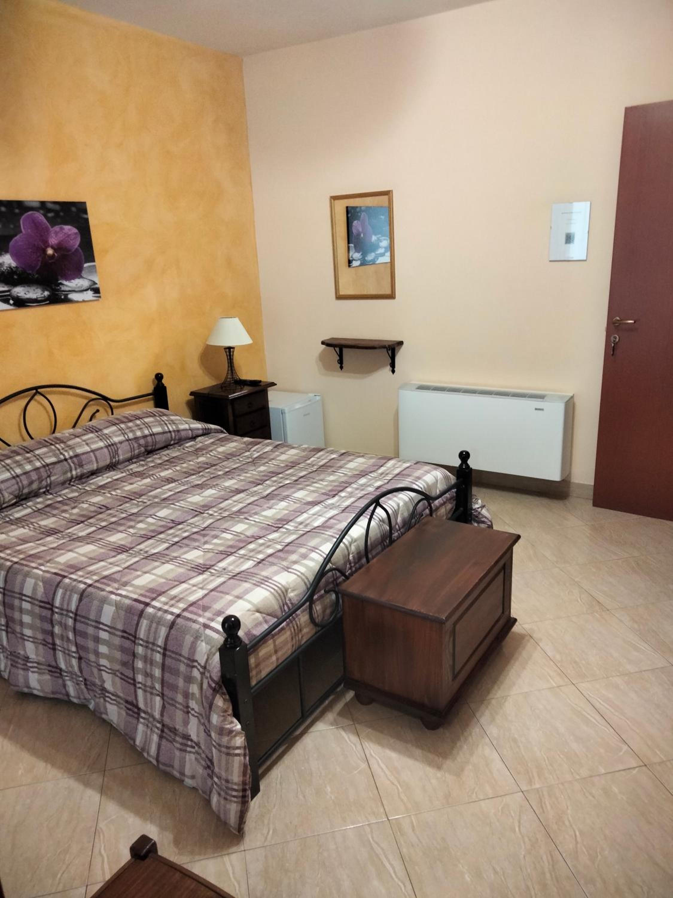 Double Room - Photo 5
