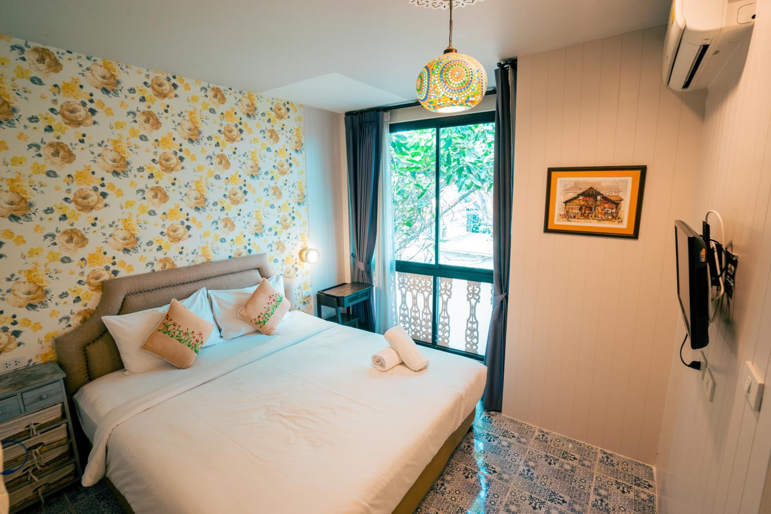 Budget Double Room - Photo 15