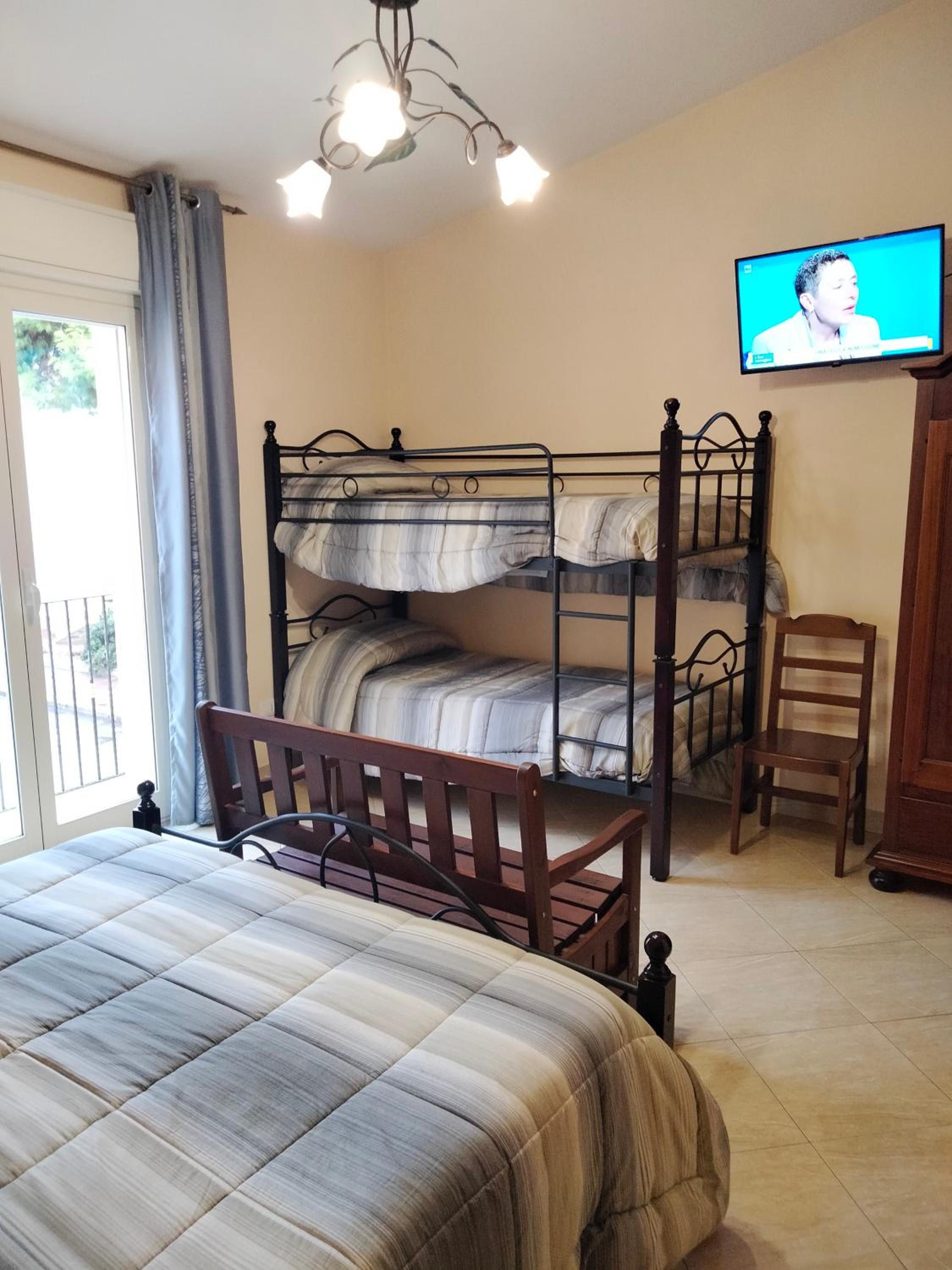Quadruple Room - Photo 4