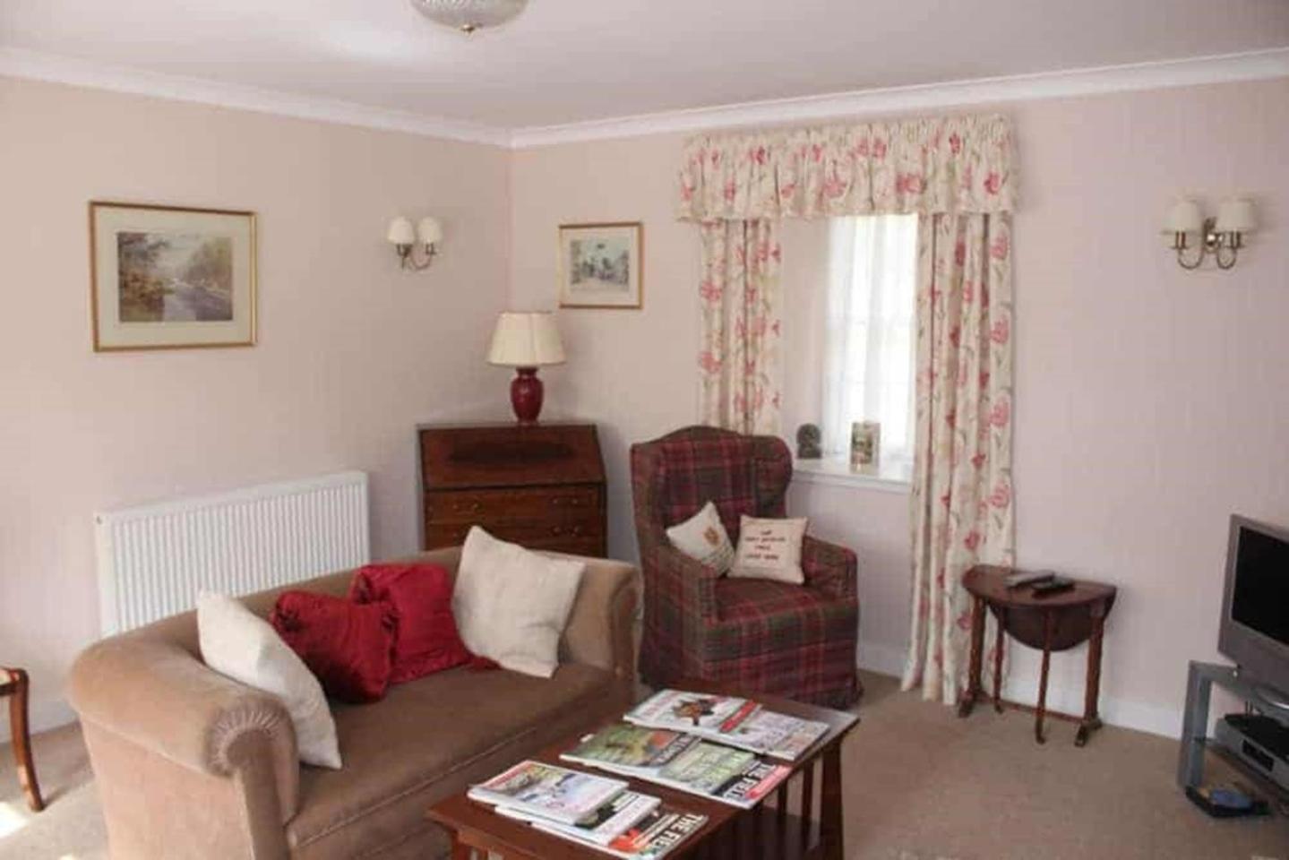 Four-Bedroom House photo 2