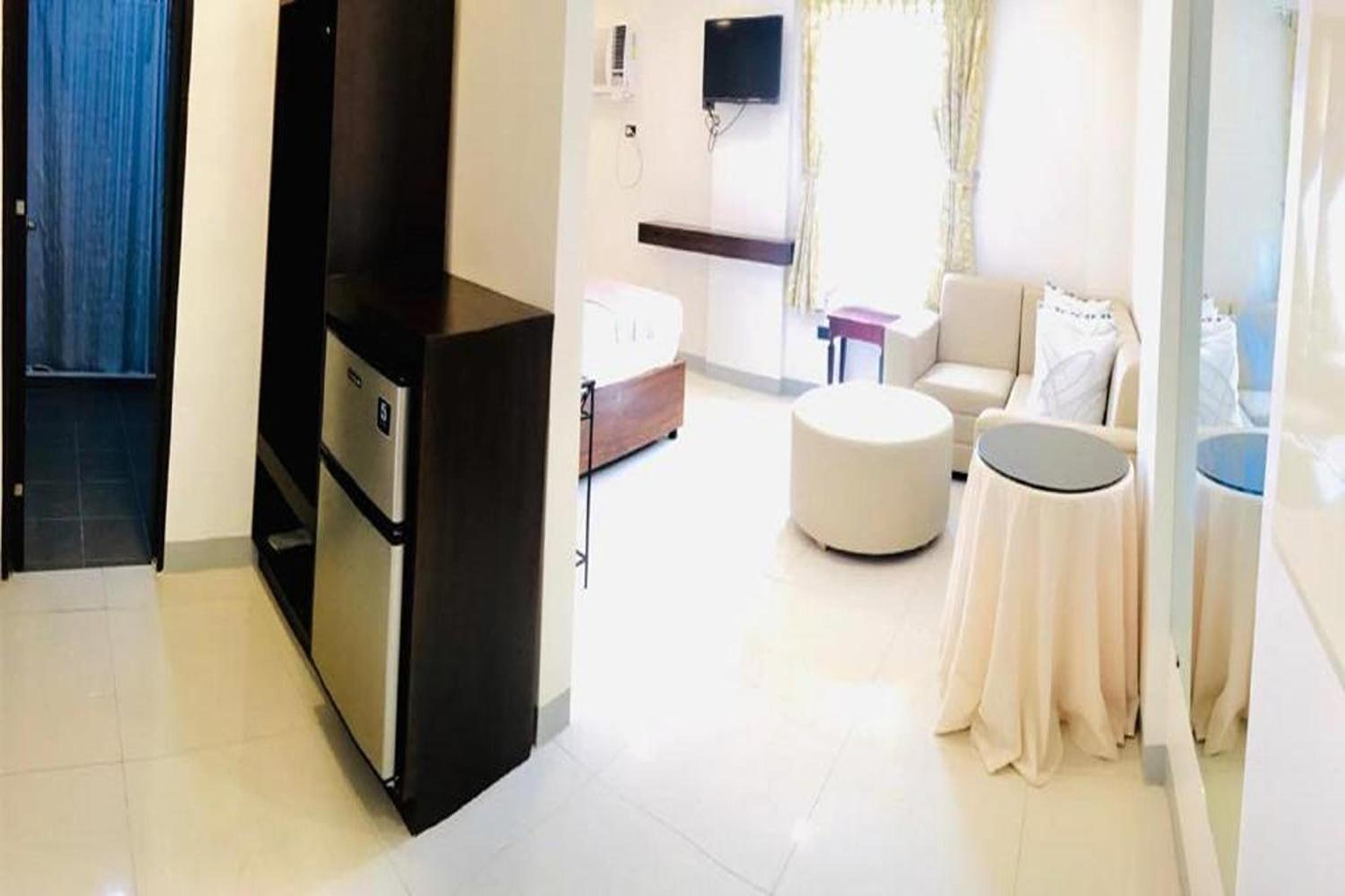 Executive Suite - Photo 5