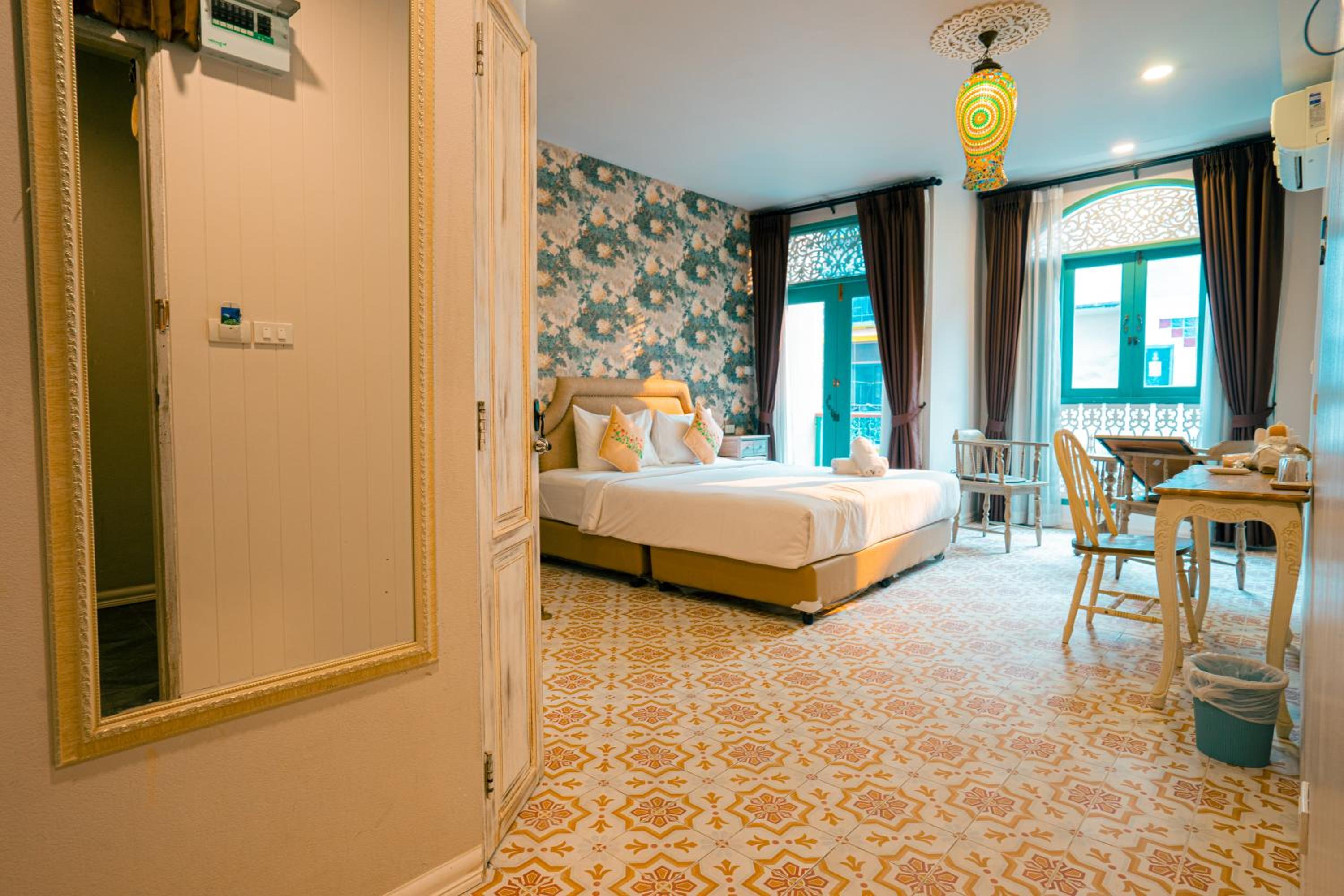 Double Room with Balcony - Photo 23