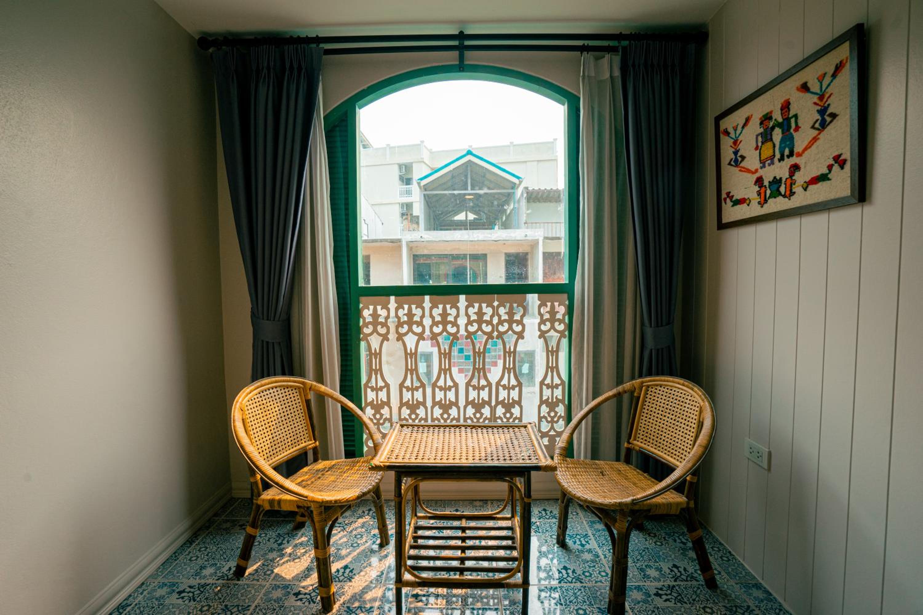 Double Room with Balcony - Photo 10