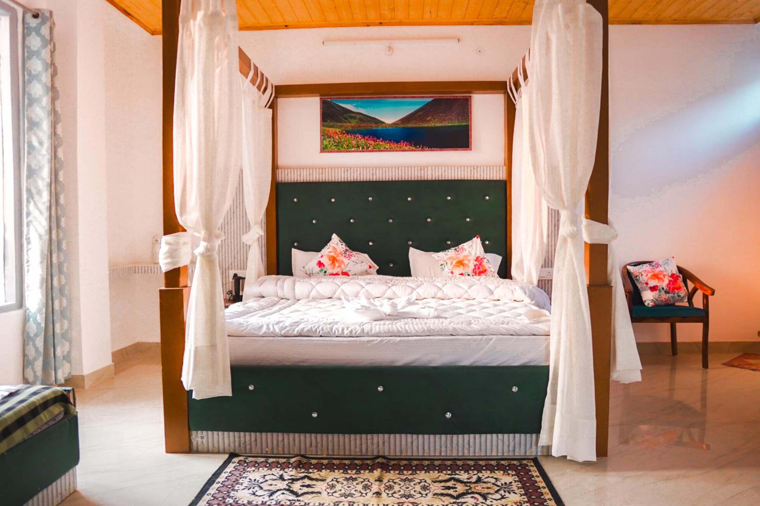 King Room With Mountain View photo 3
