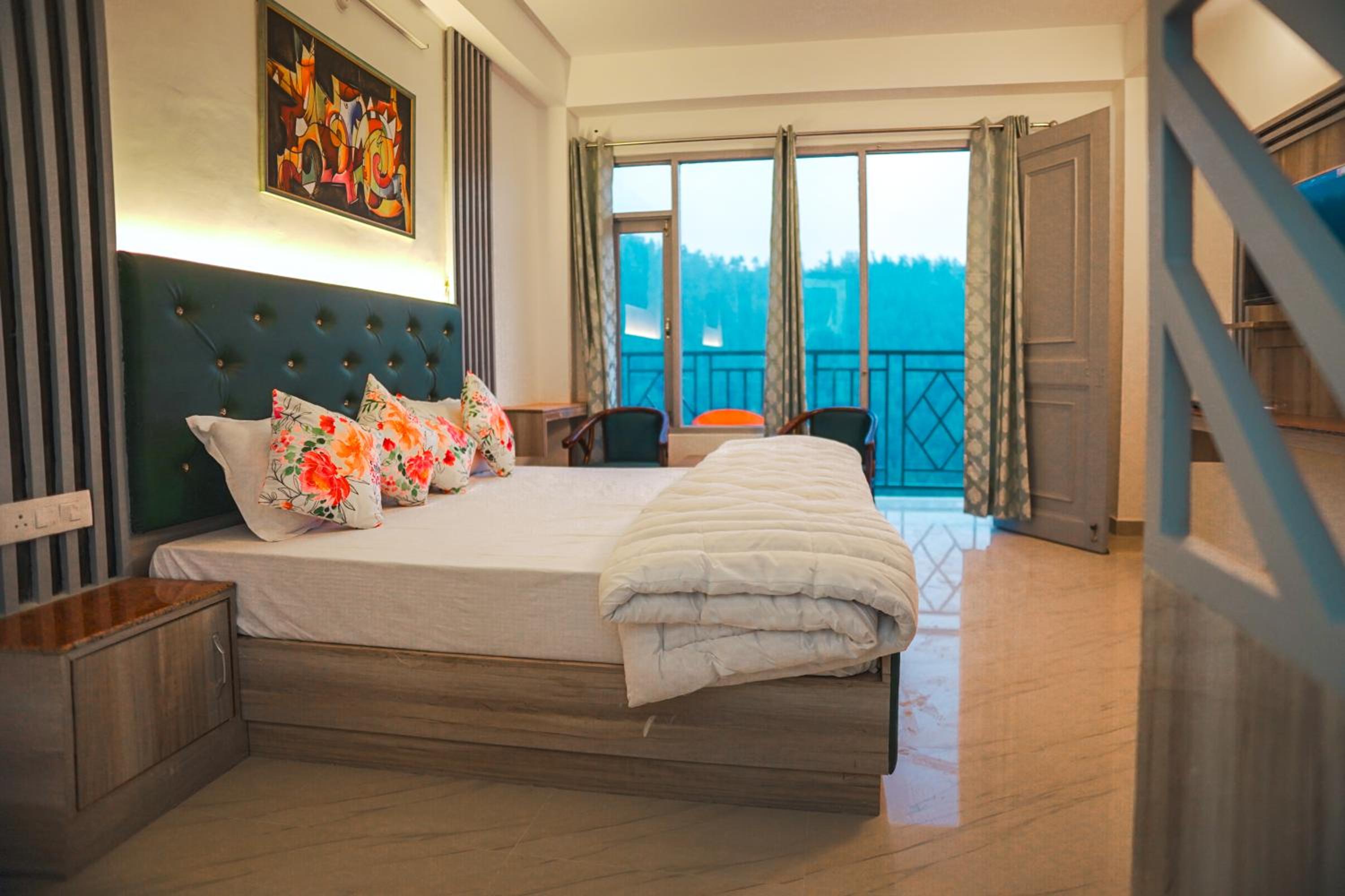 Deluxe Queen Room photo 3