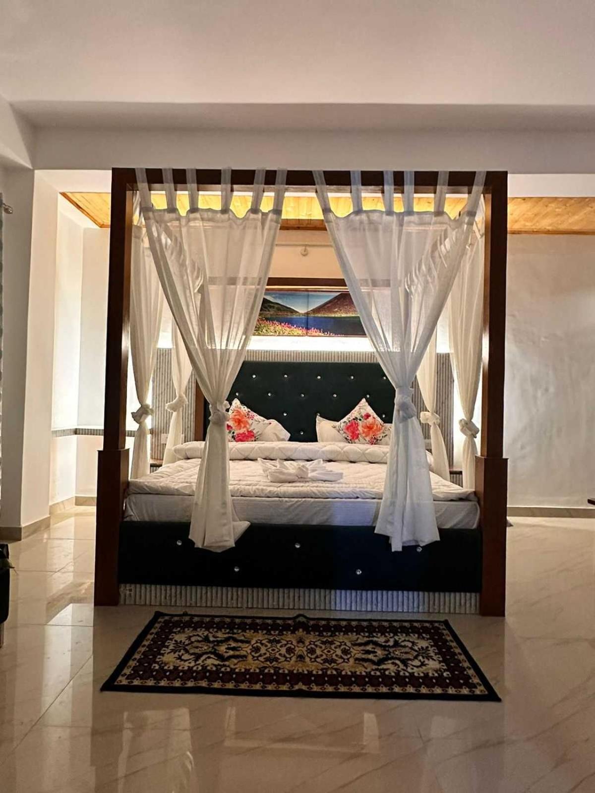 King Room With Mountain View photo 2