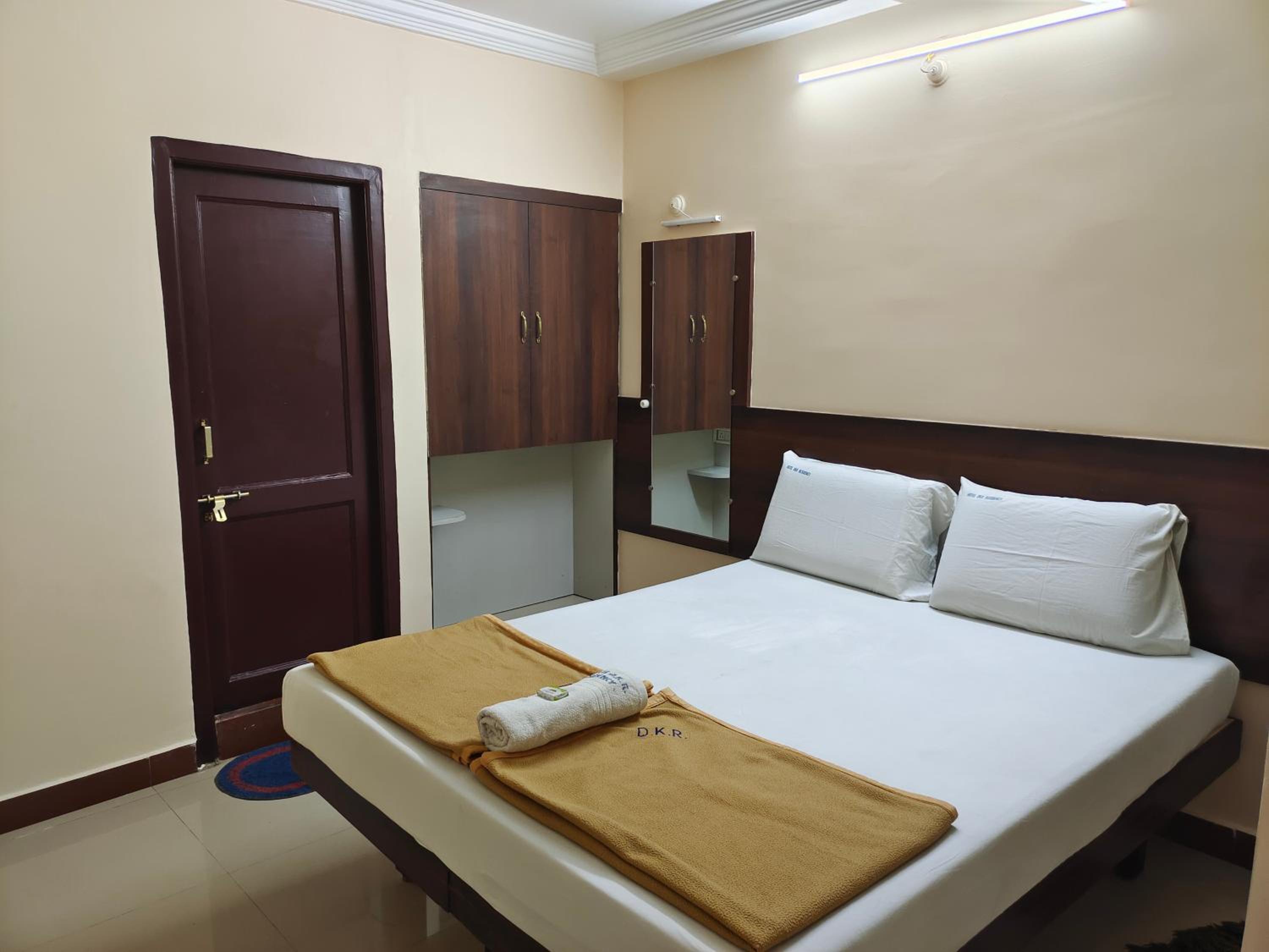 Standard Double Room with Fan photo 3