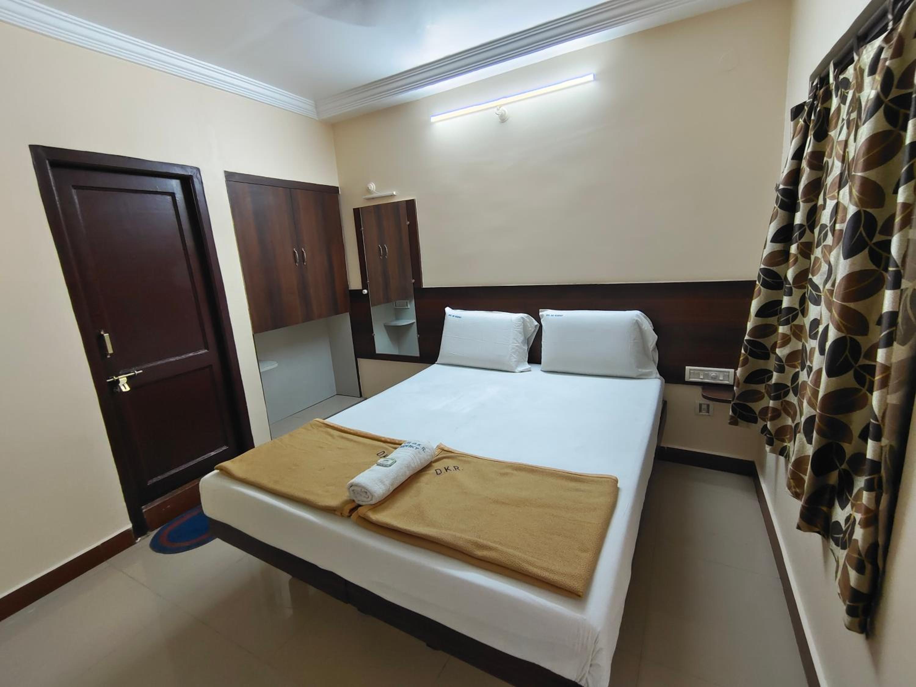 Standard Double Room with Fan photo 2