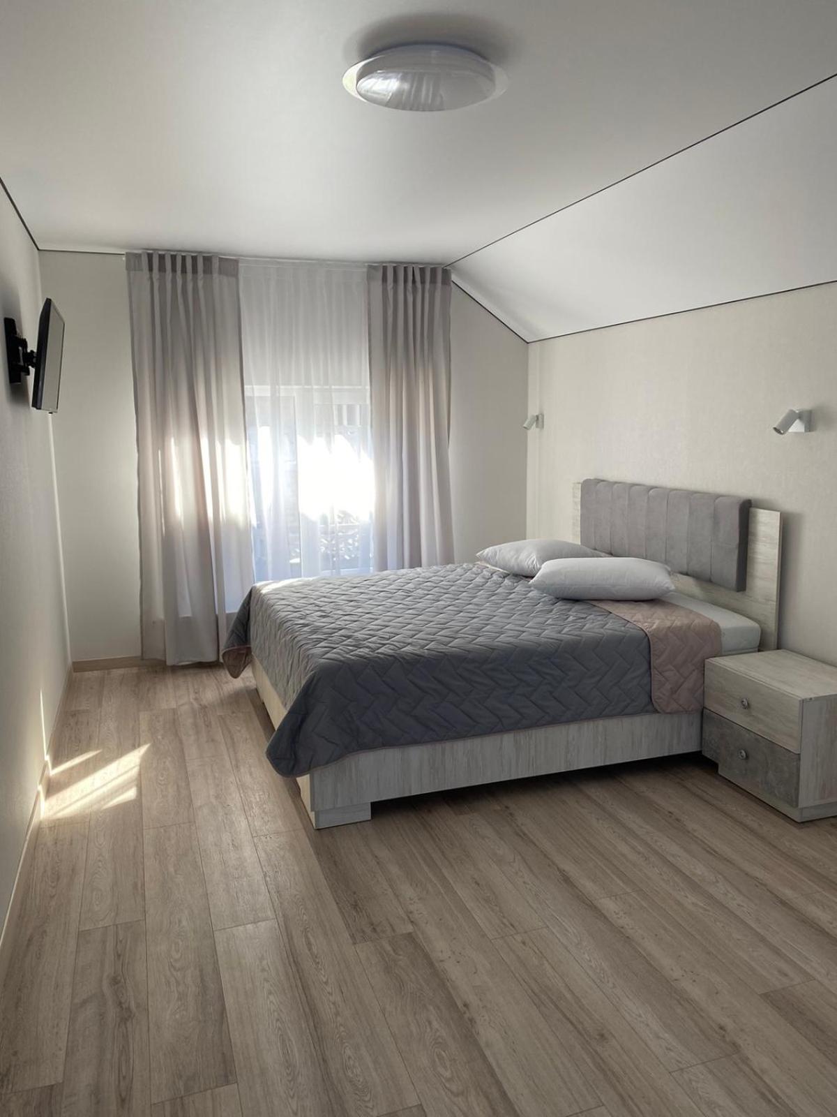 Apartment - Split Level photo 2