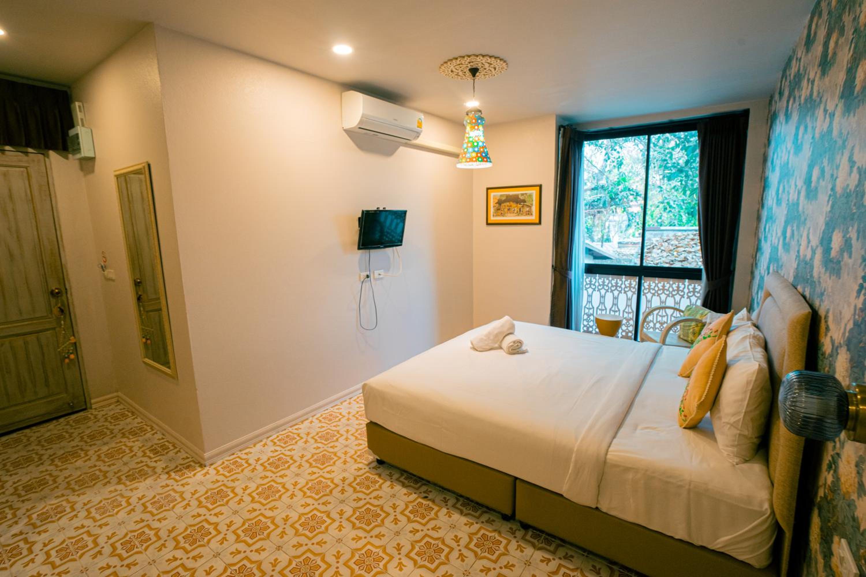 Superior King Room - Photo 10