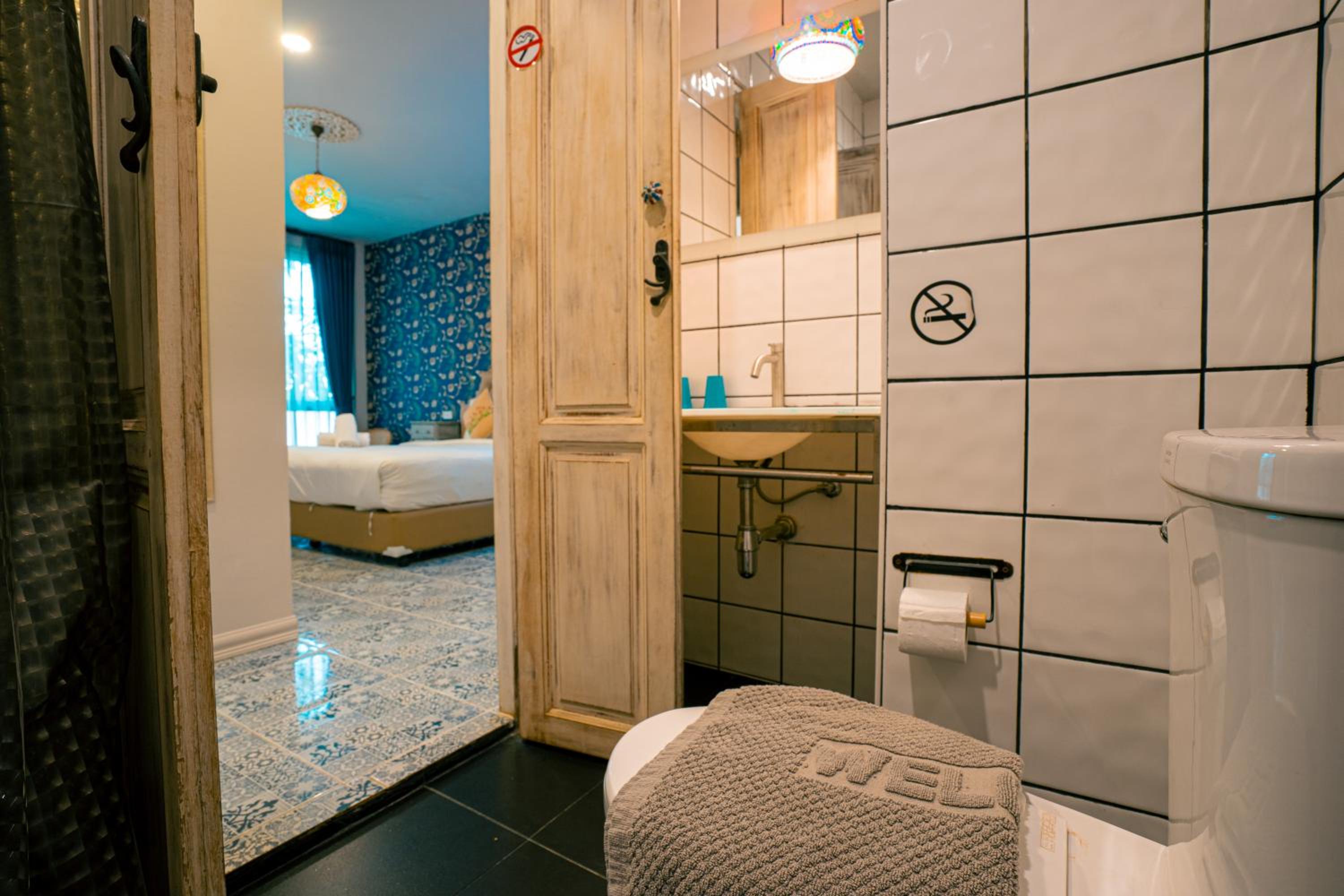 Superior King Room - Photo 8