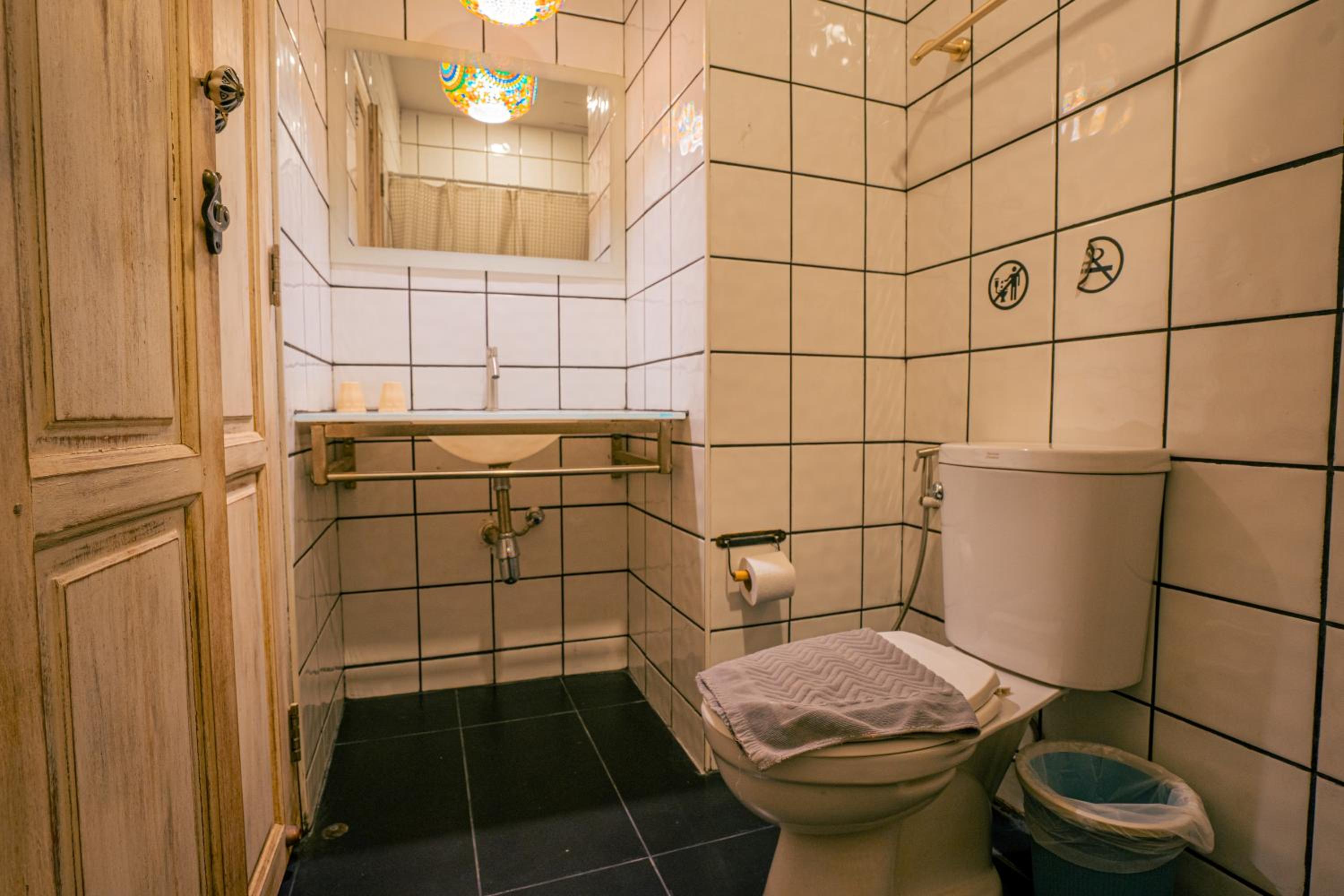 Superior King Room - Photo 7