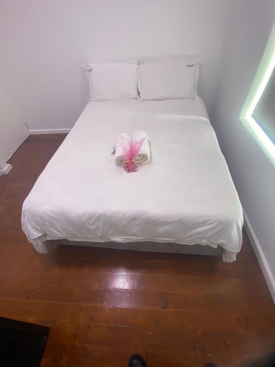 Double Room with Shared Bathroom photo 3