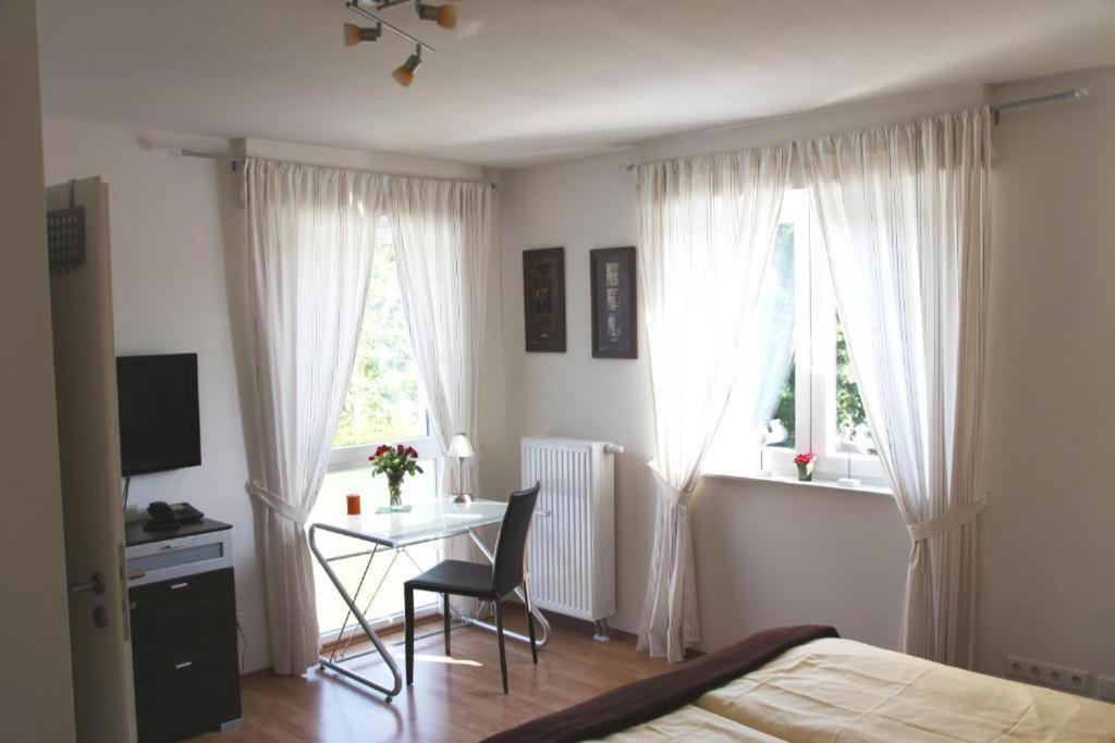 Double Room with Private Bathroom photo 2