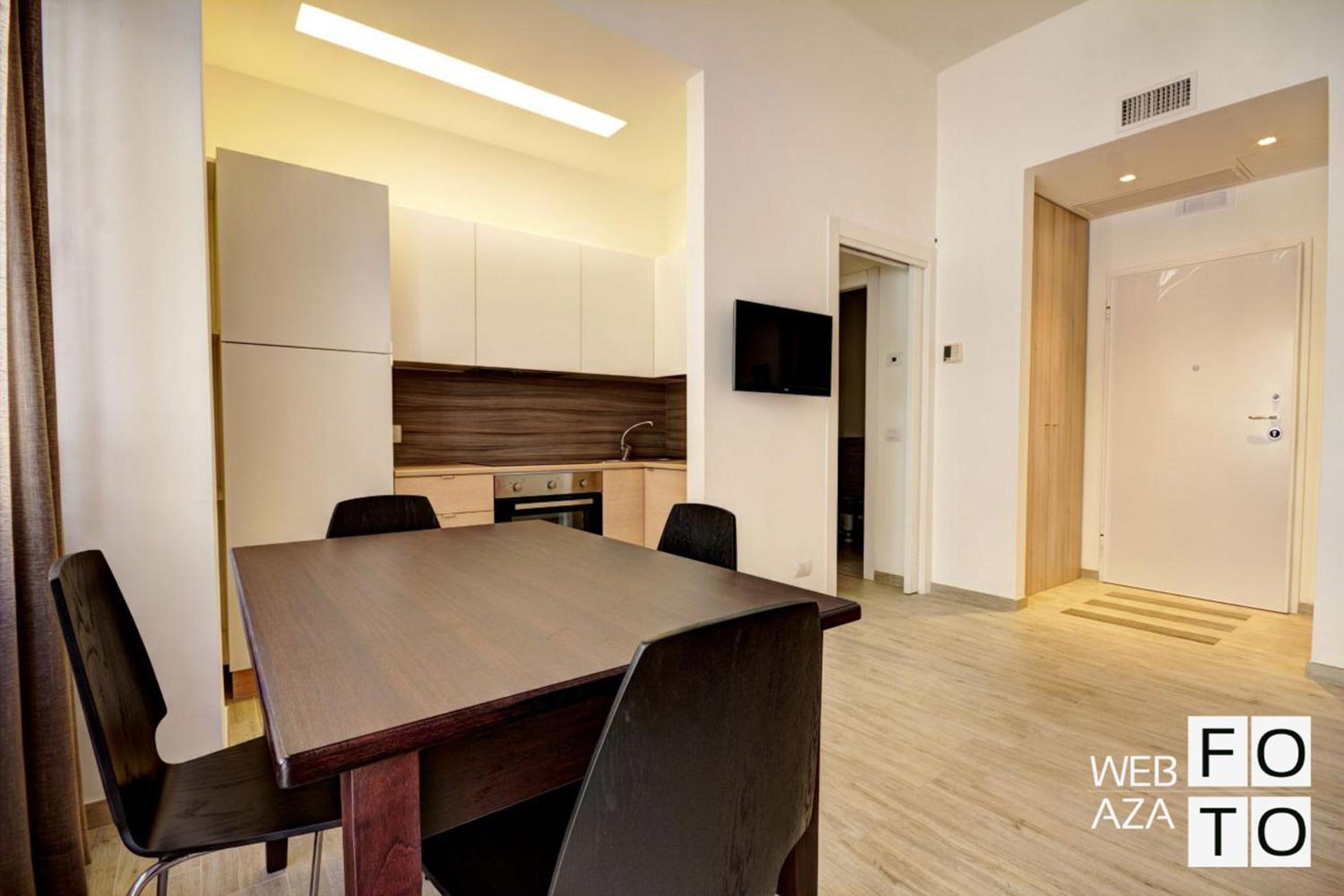 Classic One-Bedroom Apartment photo 3