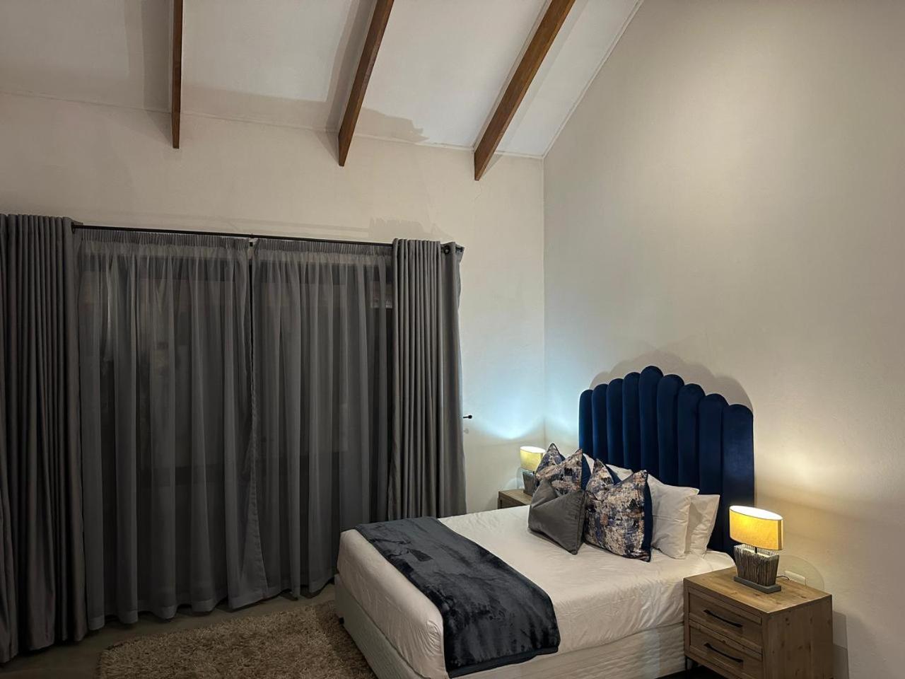 Three-Bedroom Vacation Home  photo 2