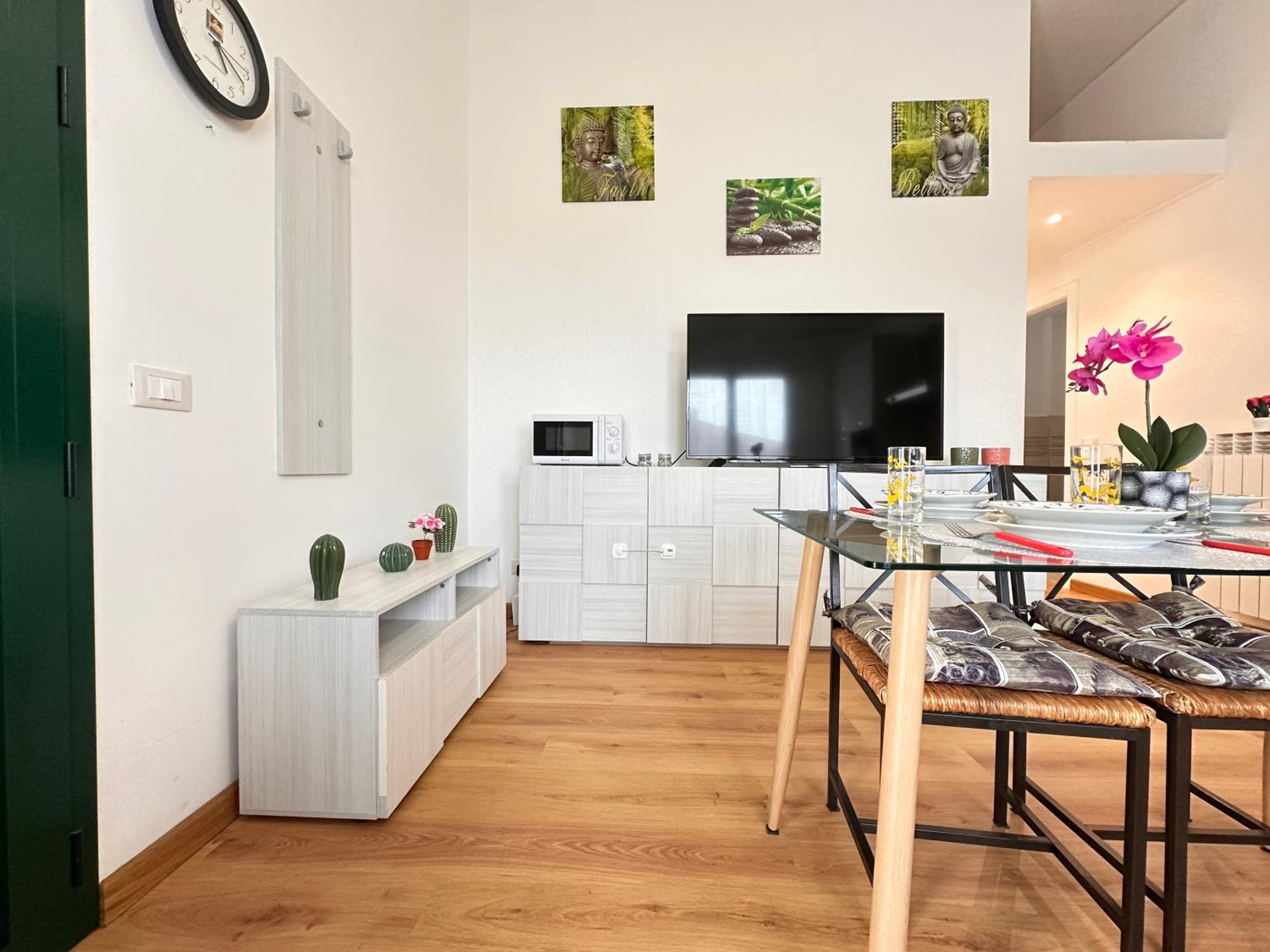 One-Bedroom Apartment with Terrace photo 2