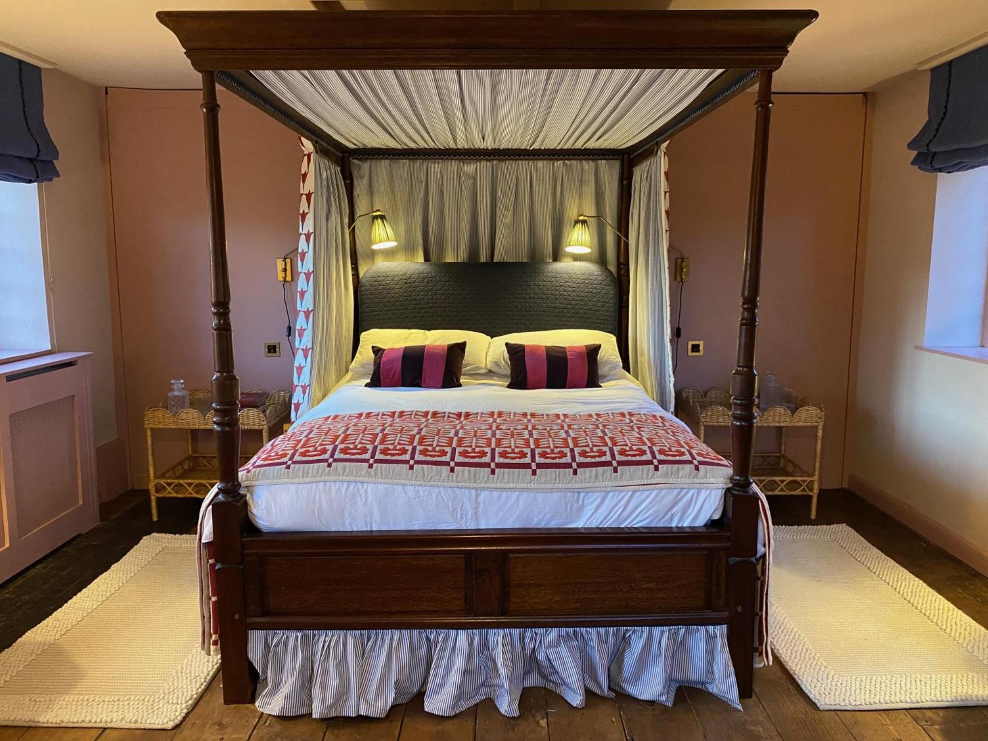 Deluxe King Room photo 3