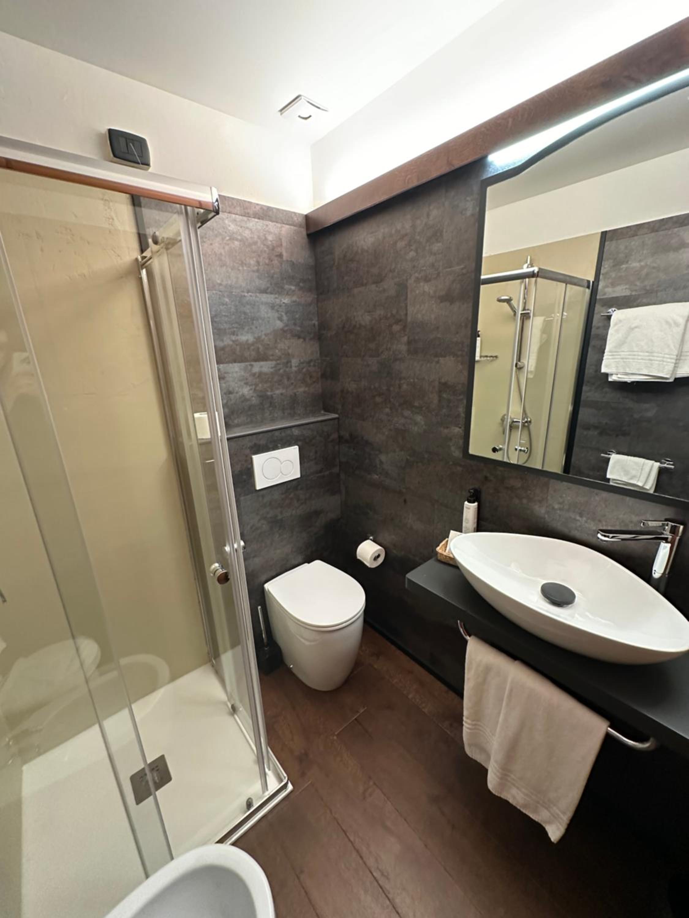 Small Double Room - Photo 2