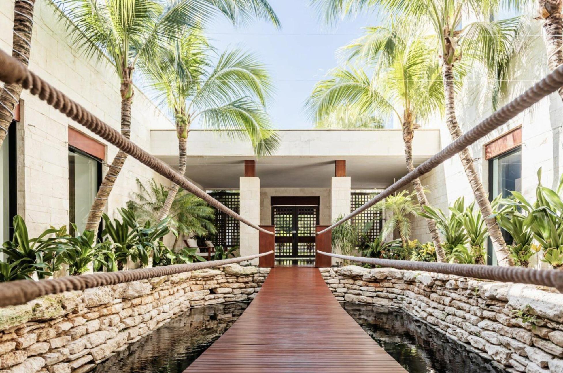 Villa photo 2