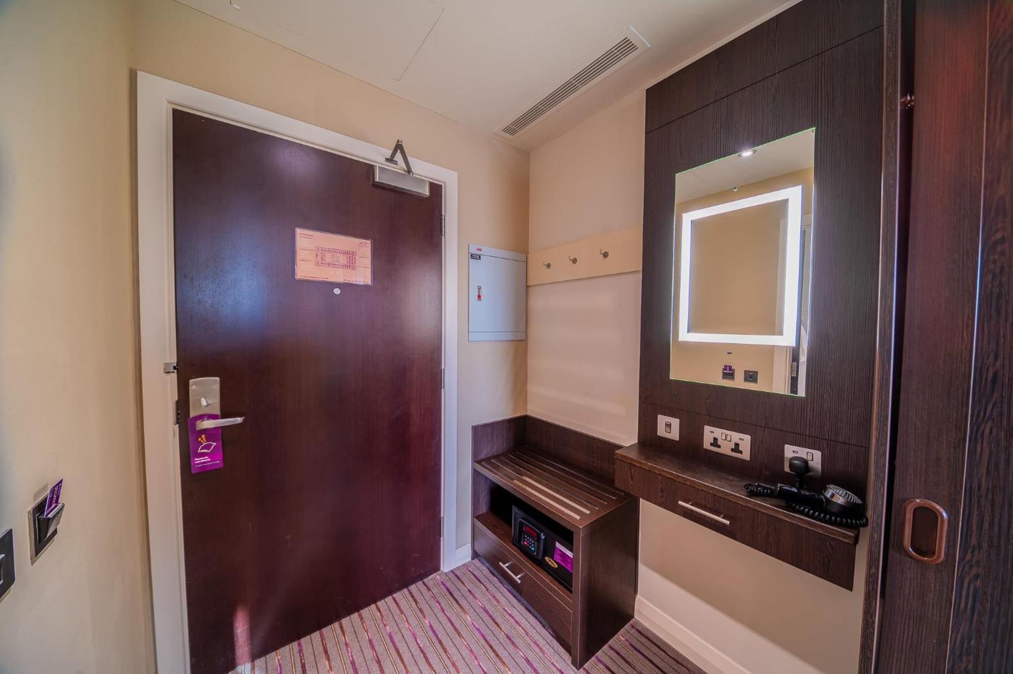 Non-Smoking - Double Room - Photo 6