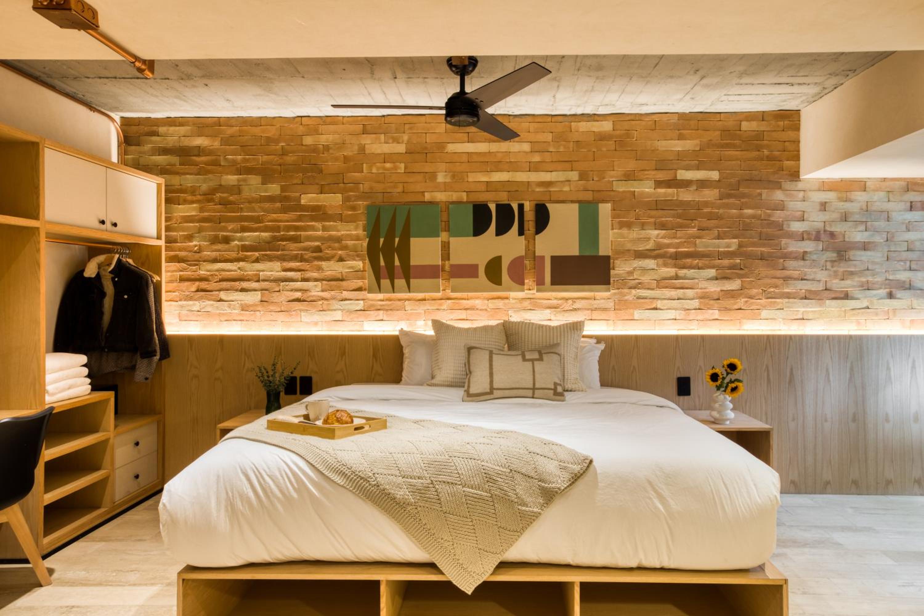 Three-Bedroom Apartment with Balcony