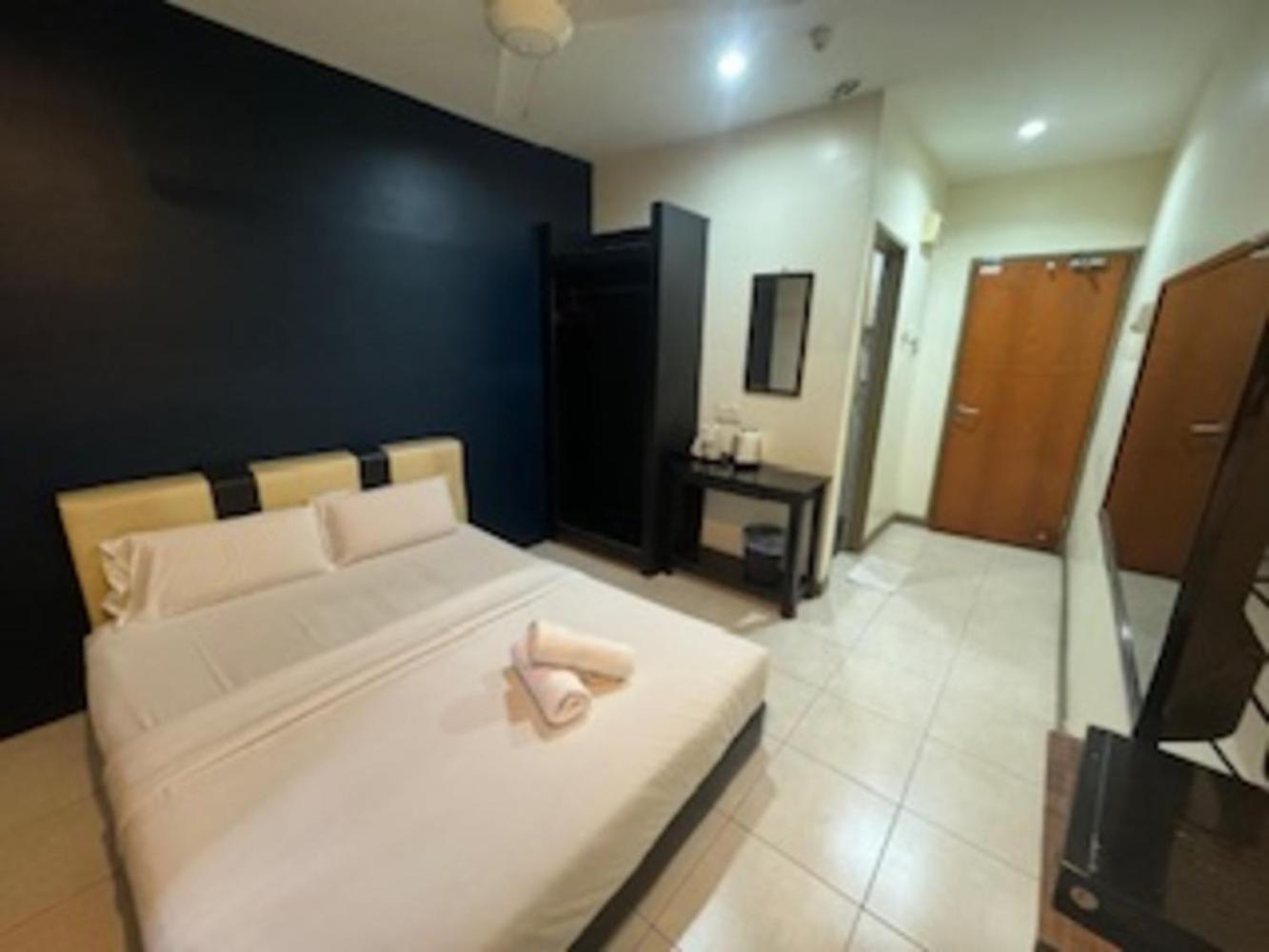 Deluxe King Room photo 1