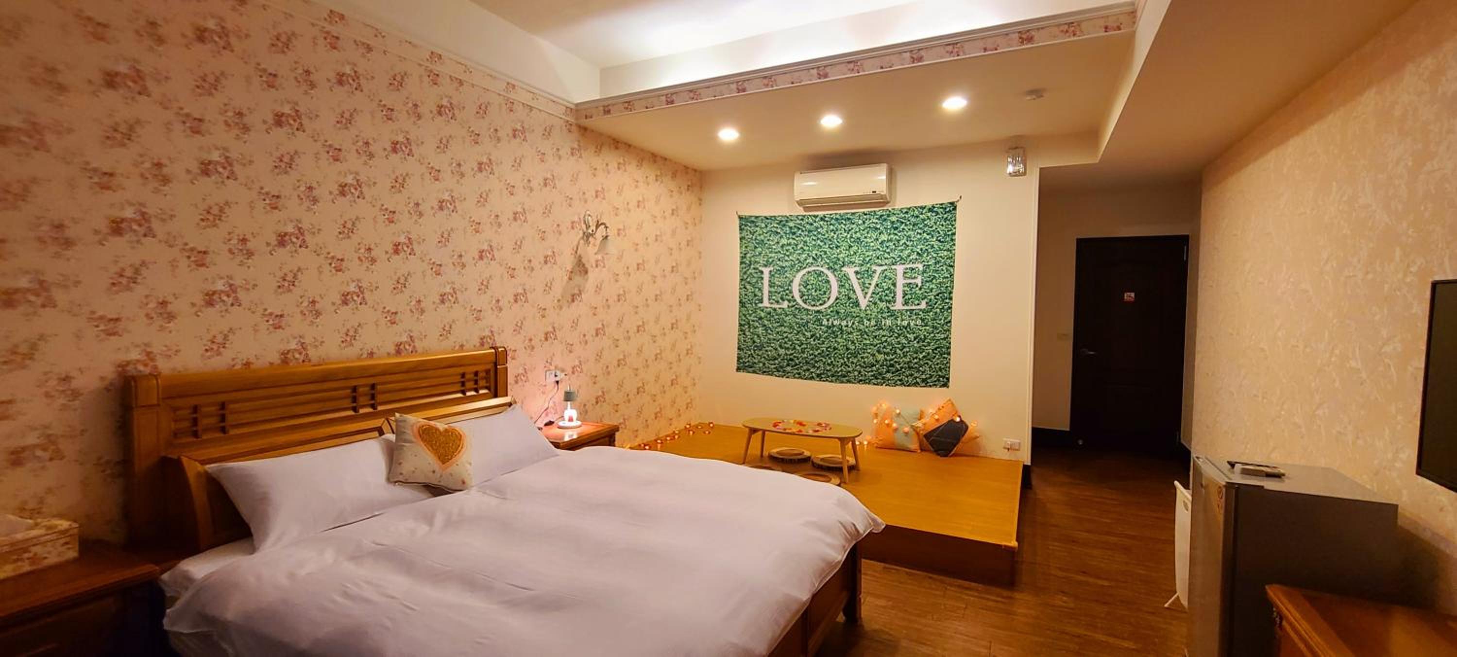 Queen Room