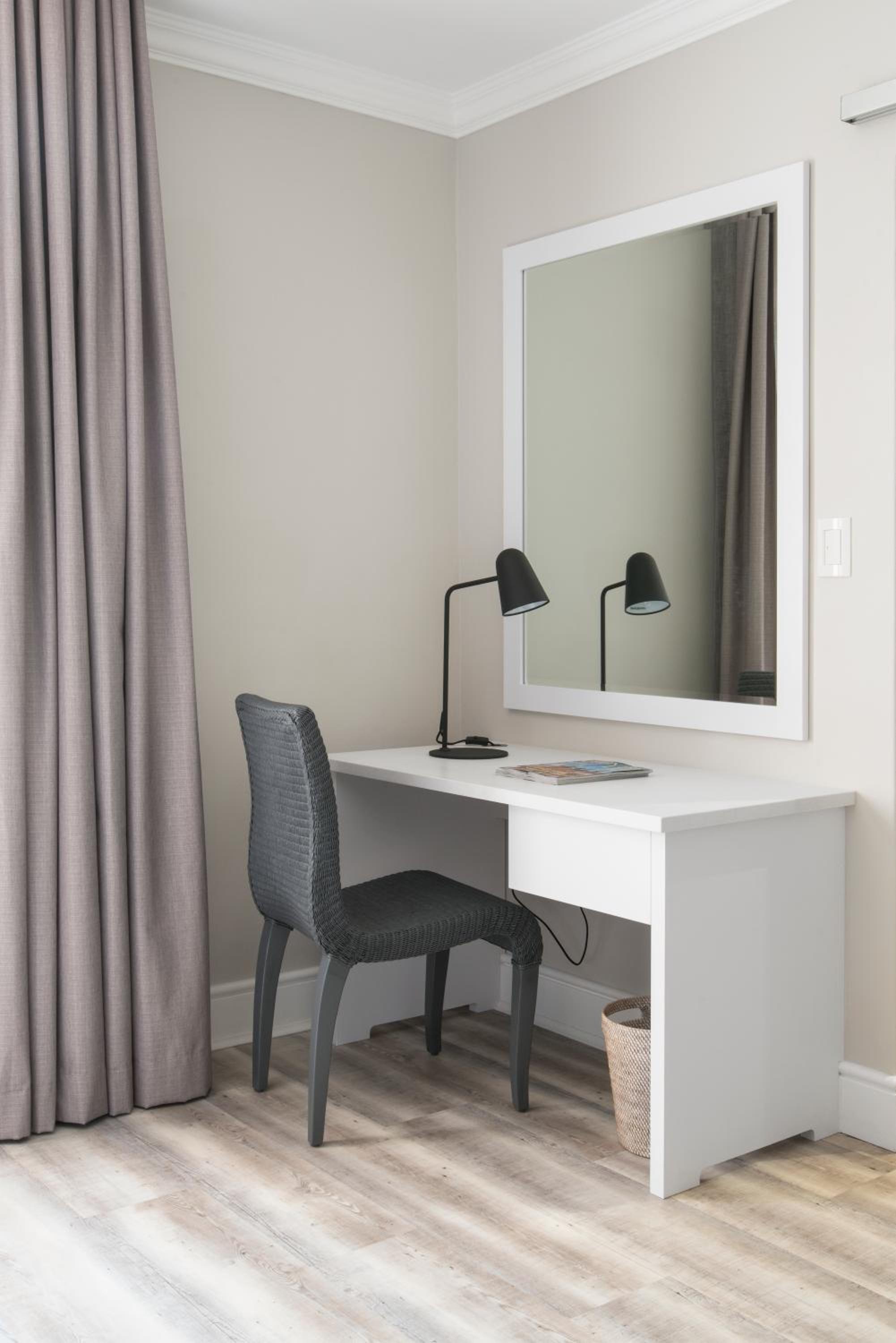 One-Bedroom Deluxe Apartment photo 2