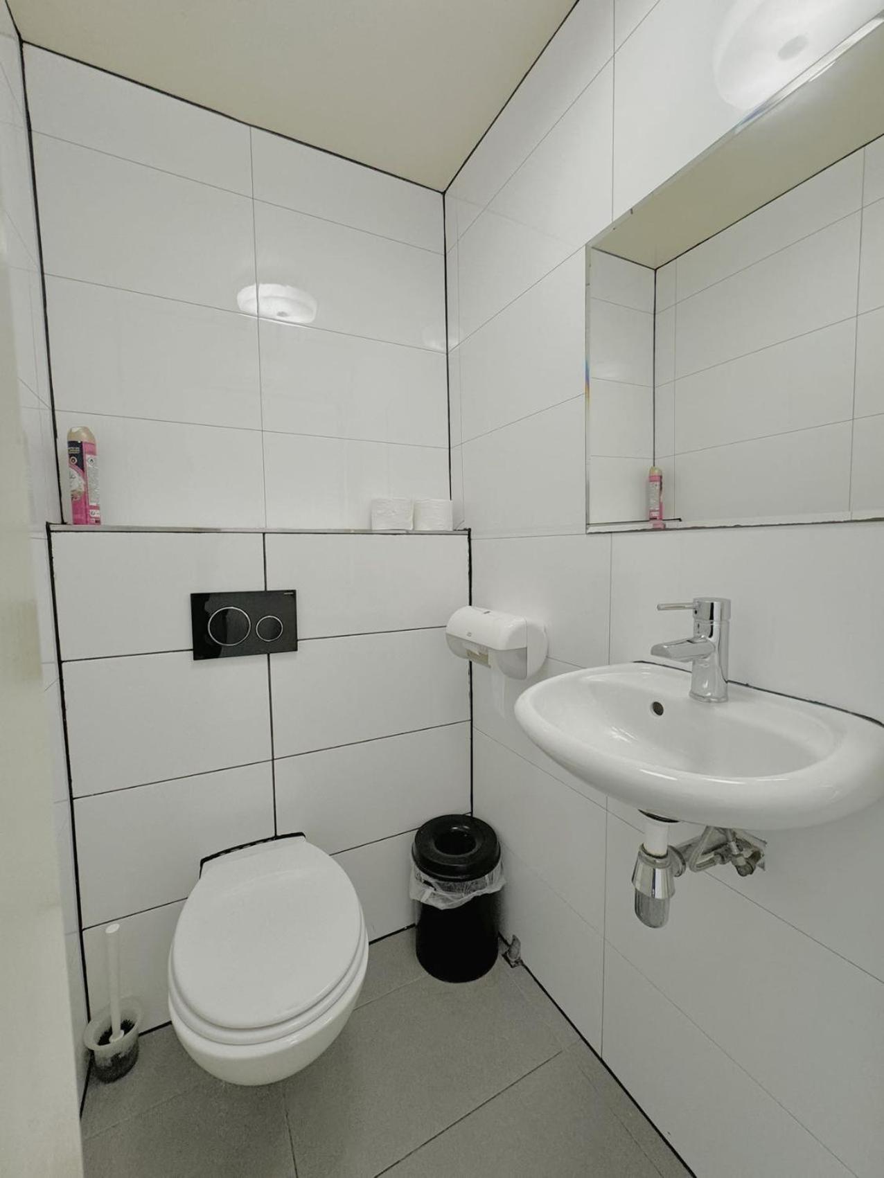 Twin Room with Shared Bathroom photo 3