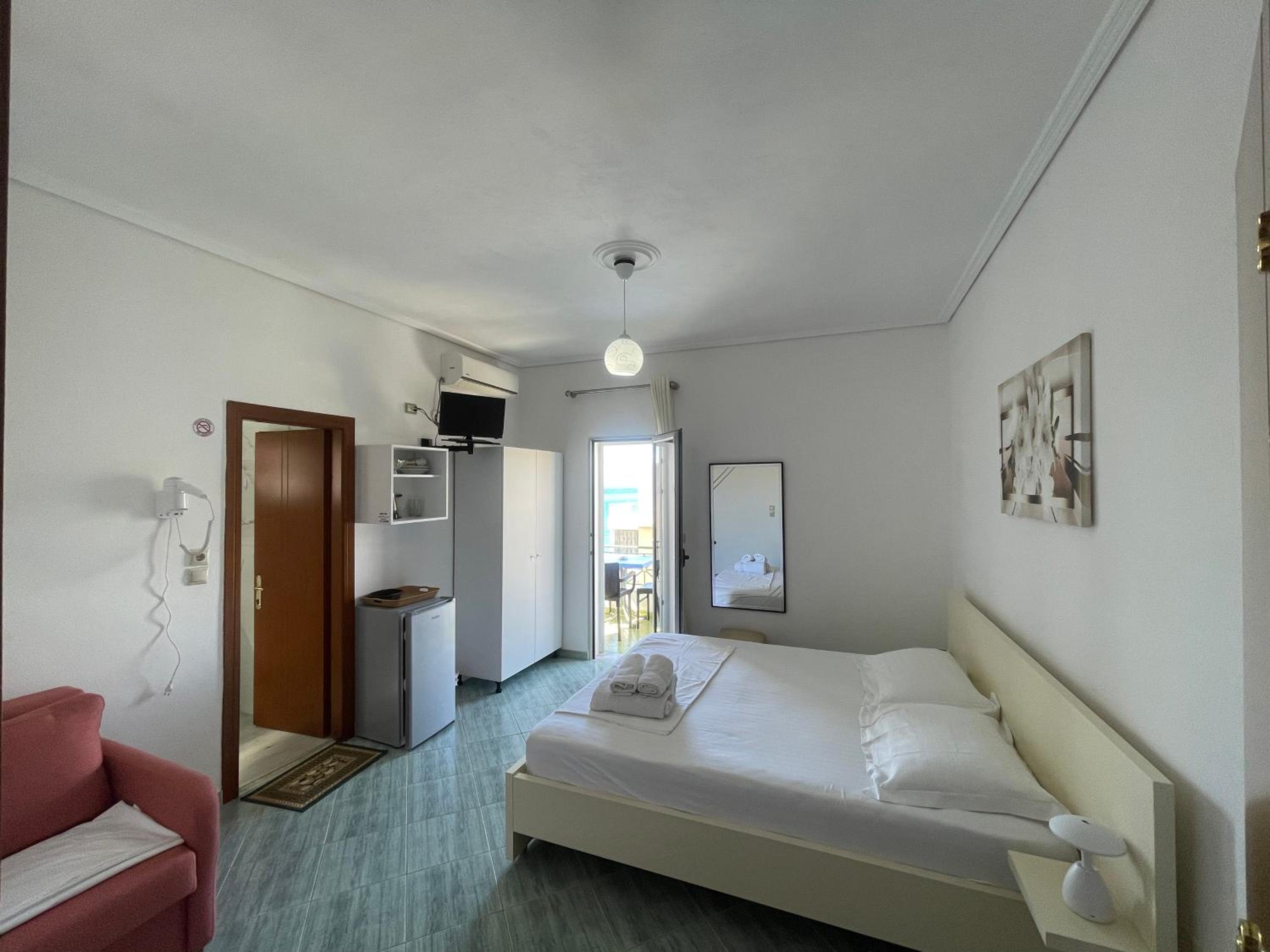 One-Bedroom Apartment with Sea View