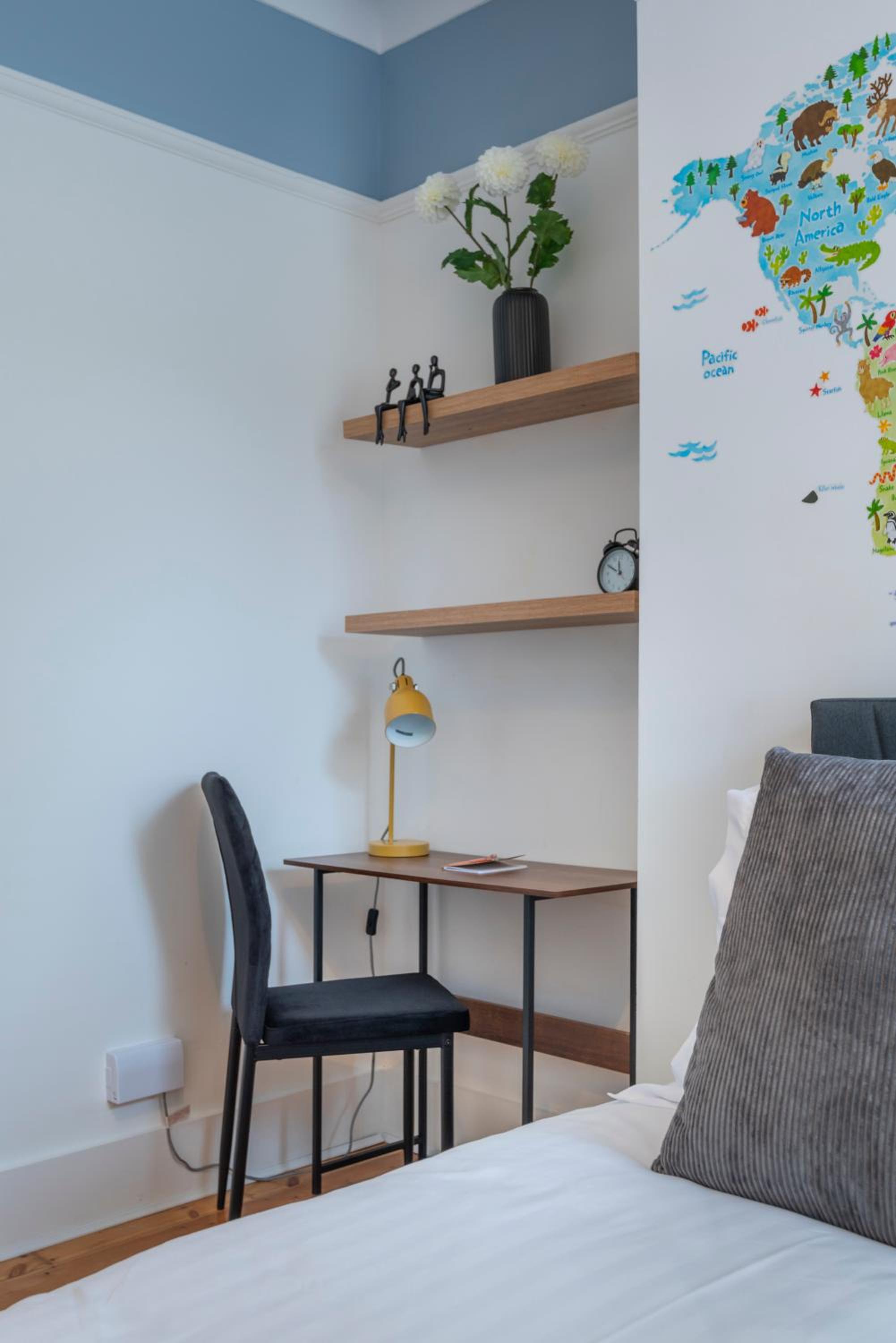 Three-Bedroom Apartment photo 1