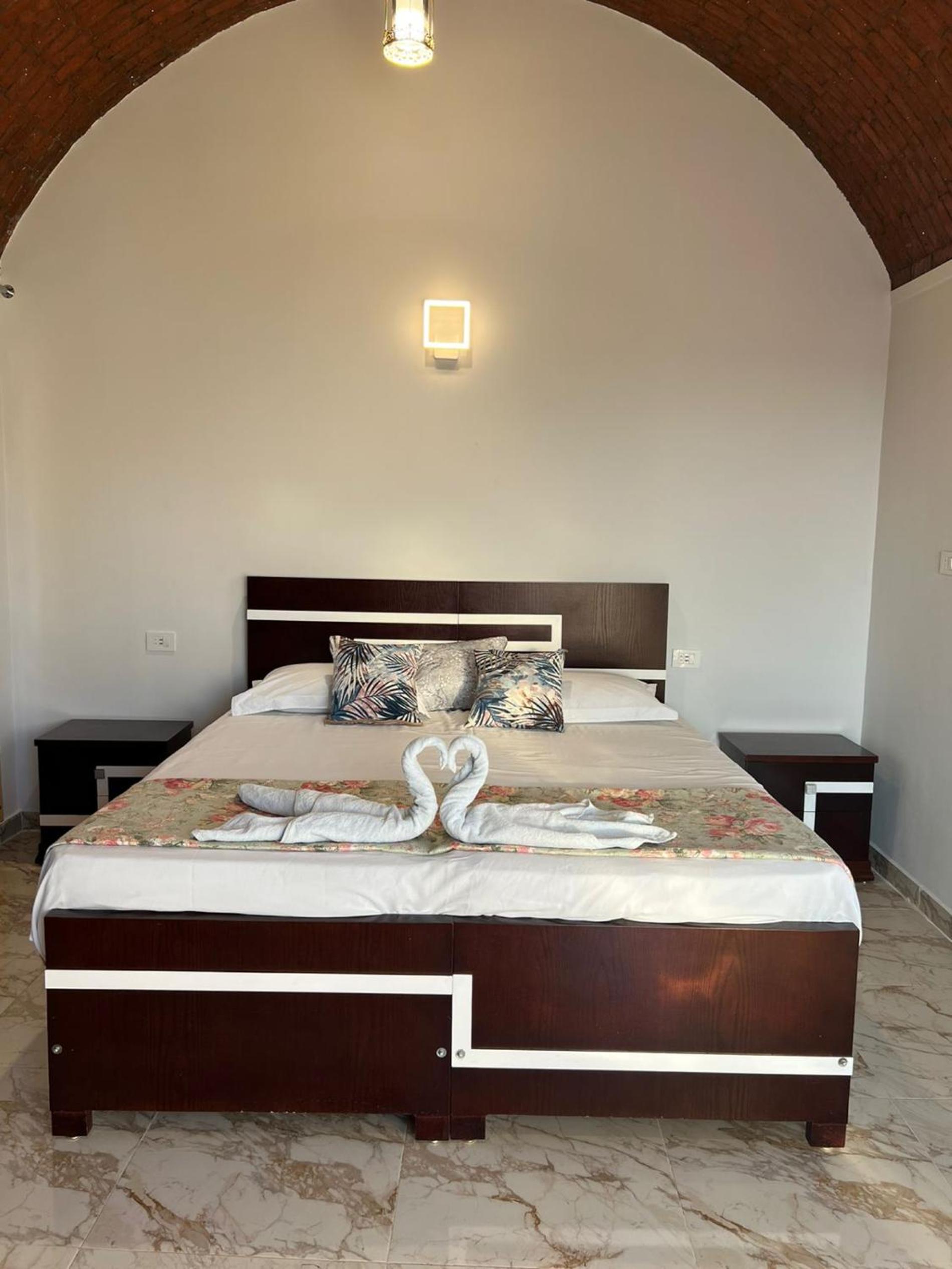 One-Bedroom Suite - Photo 6