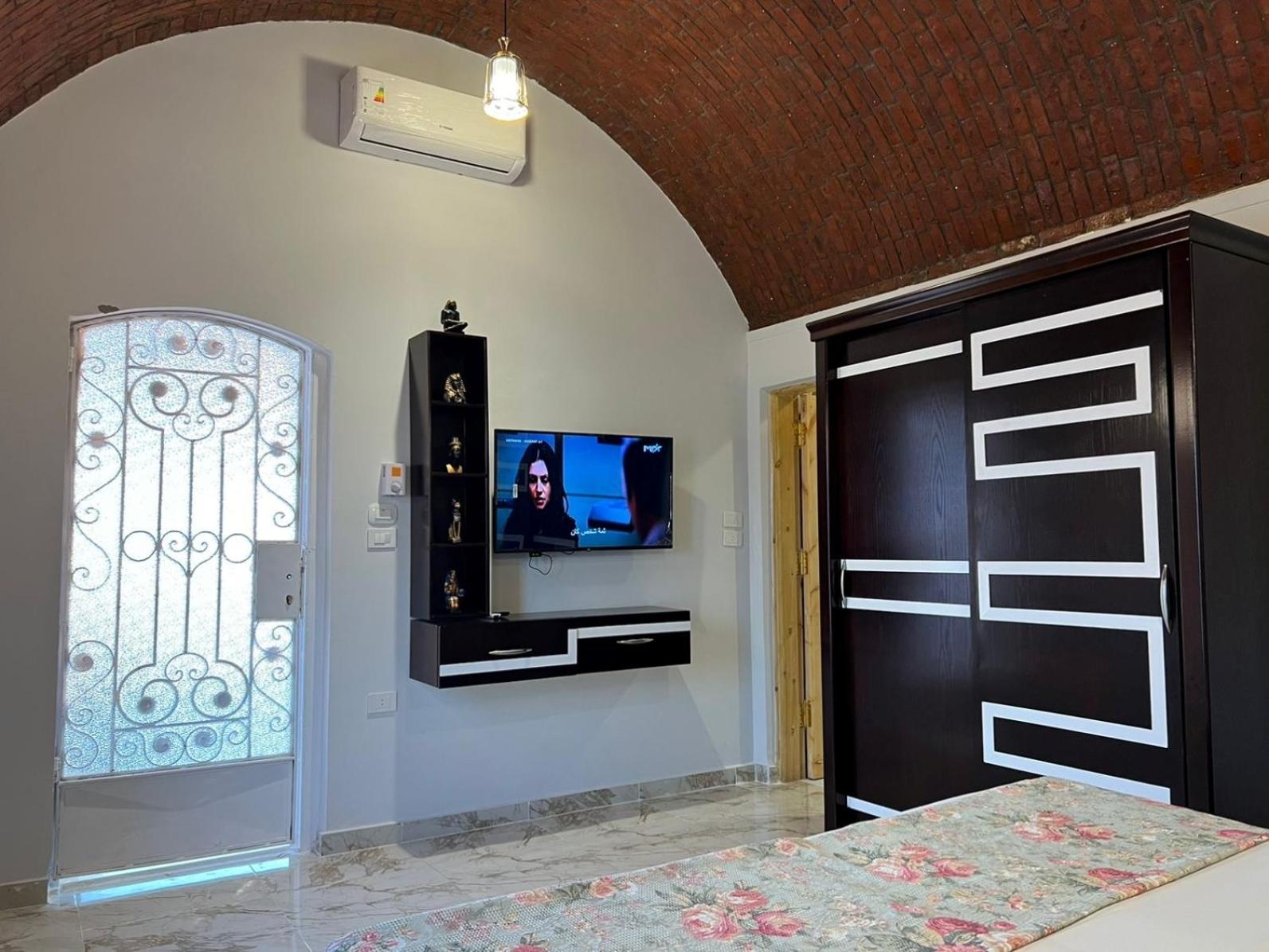 One-Bedroom Suite - Photo 16