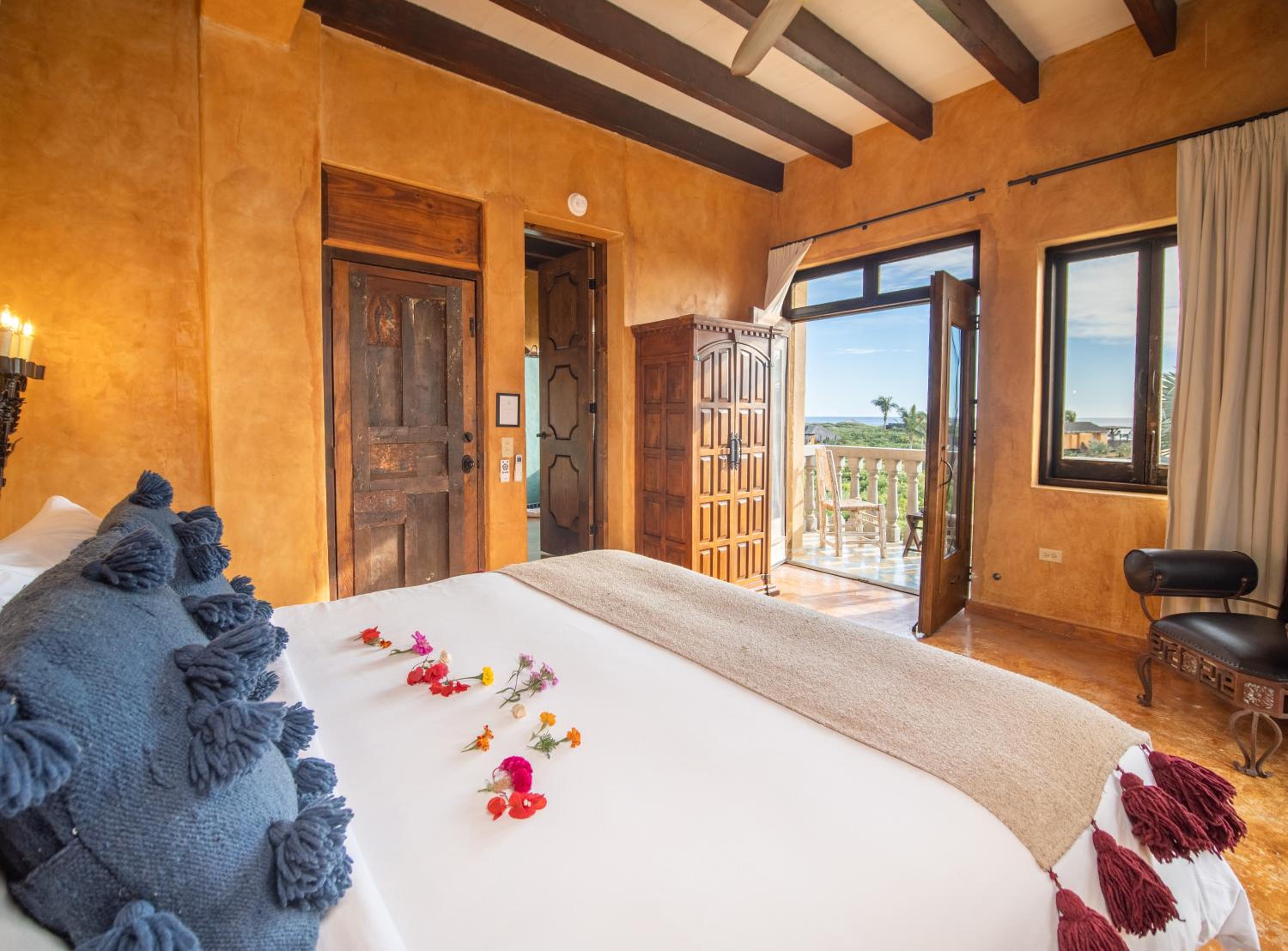 Agave Deluxe Suite,1 King Bed, Ocean View