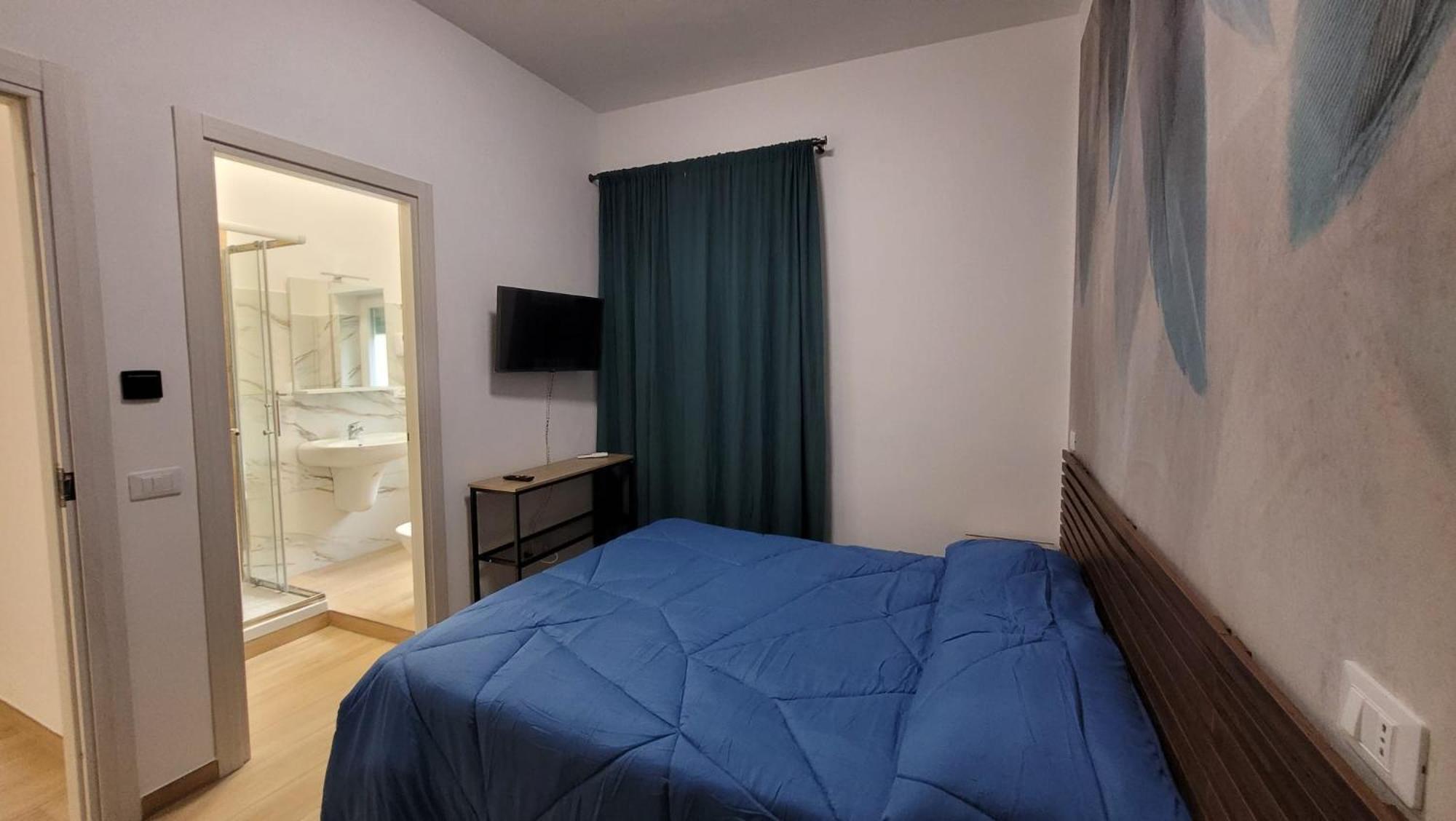 Double or Twin Room with Private Bathroom photo 3