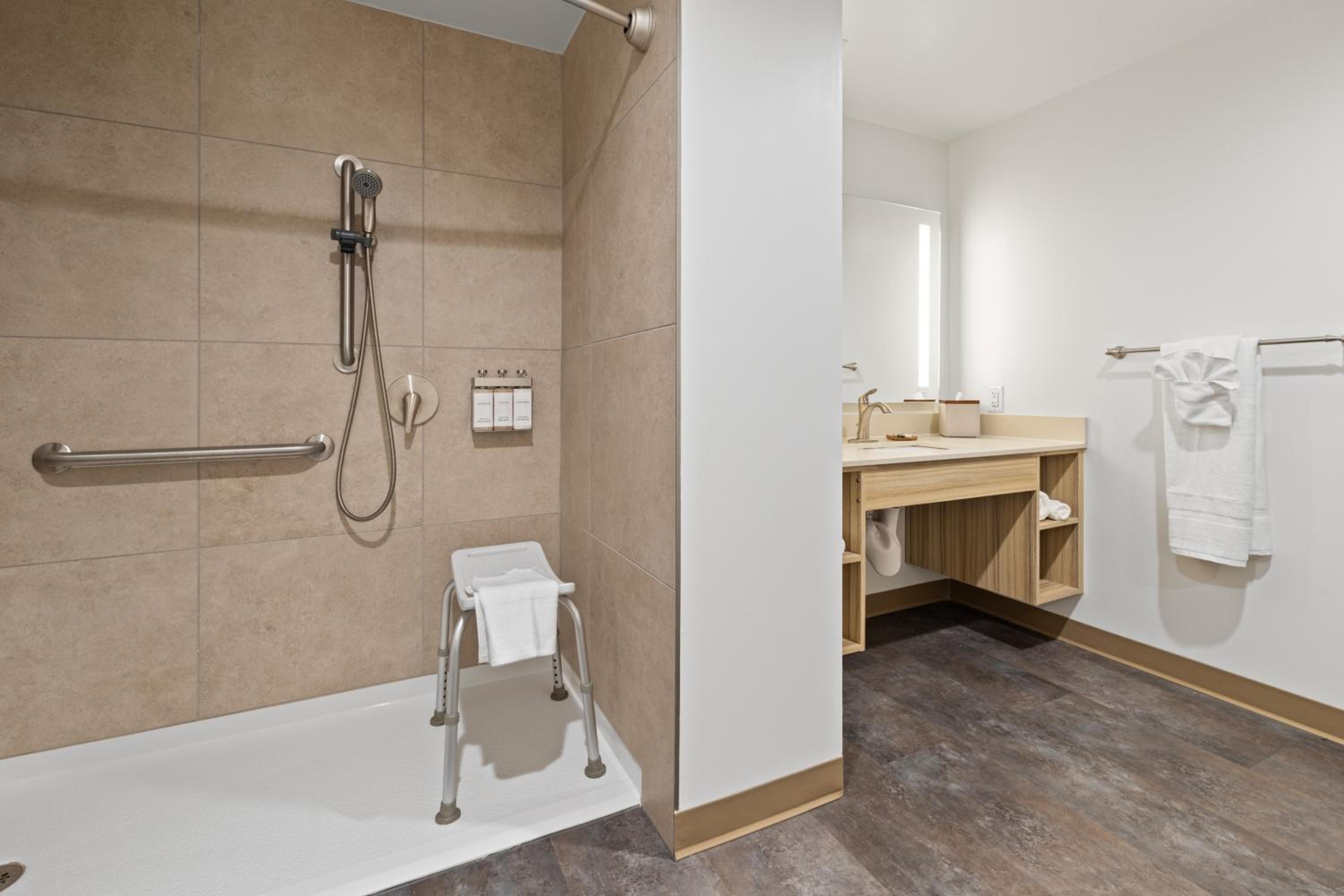 Topock66 Hotel, Bild 2