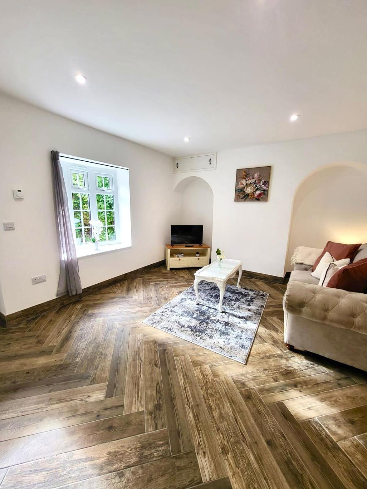 Two-Bedroom House photo 2