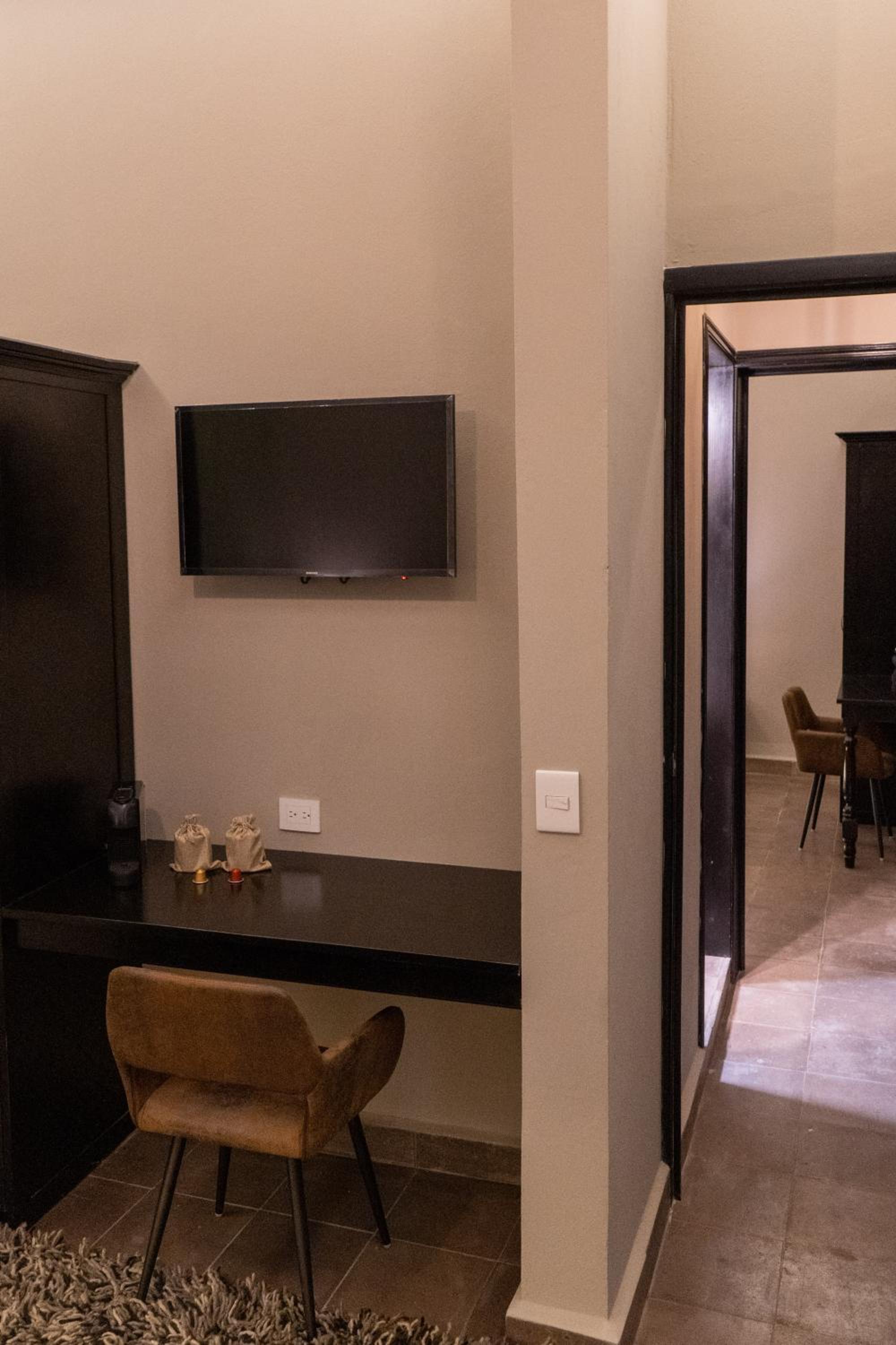 Deluxe Queen Room with Two Queen Beds photo 1