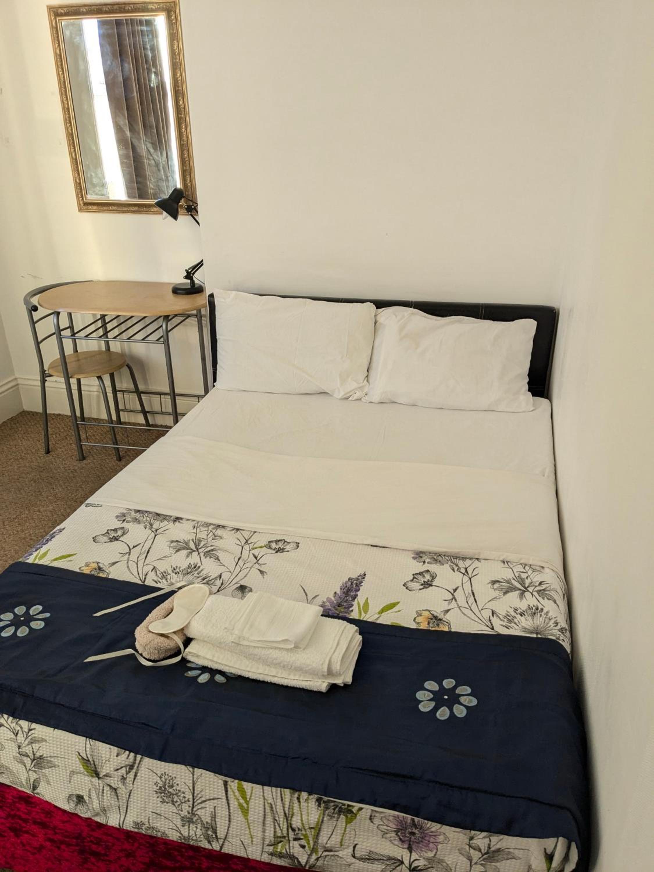 Double Room with Shared Bathroom