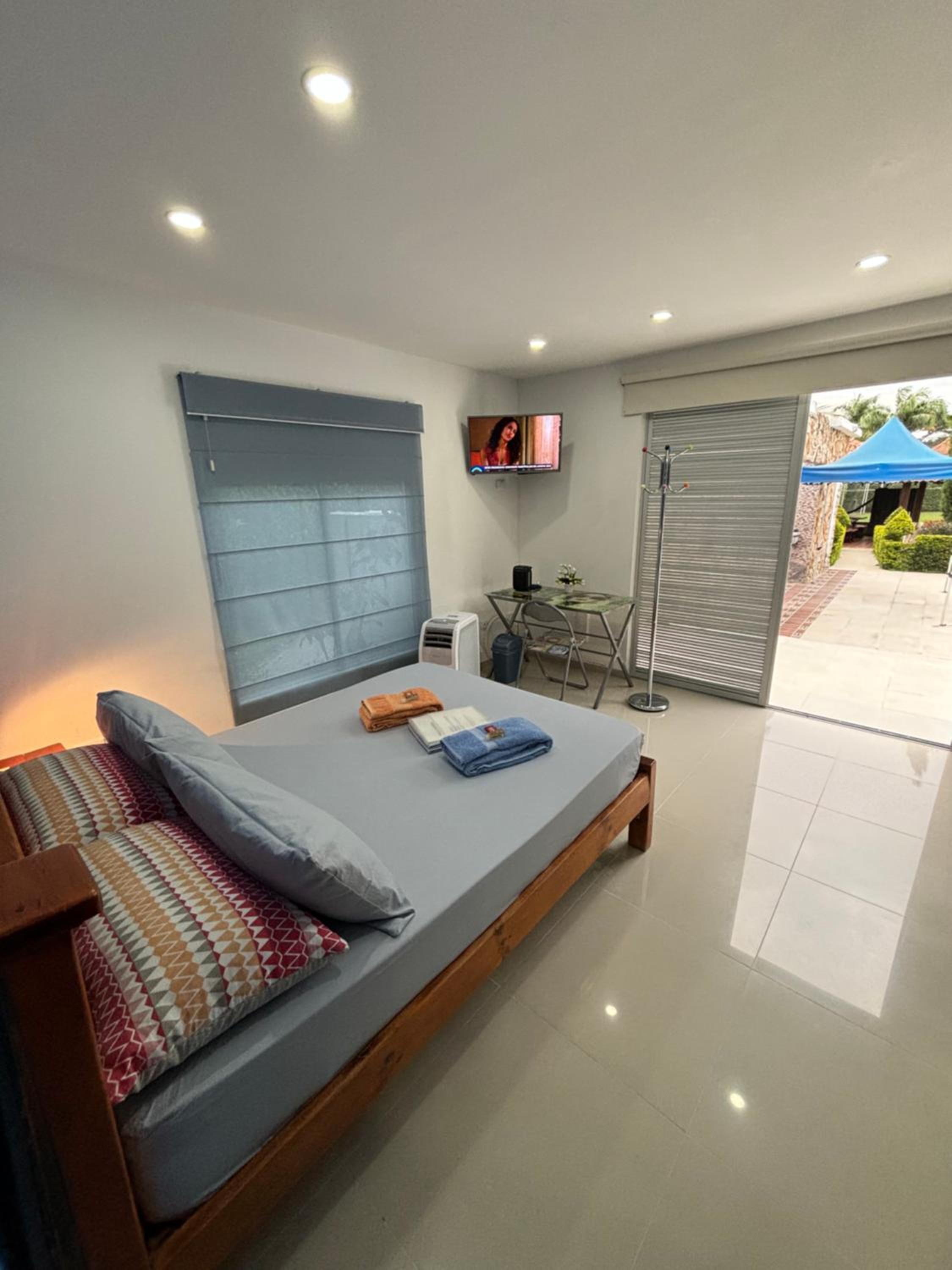 Deluxe Room (2 Adults + 1 Child) photo 3