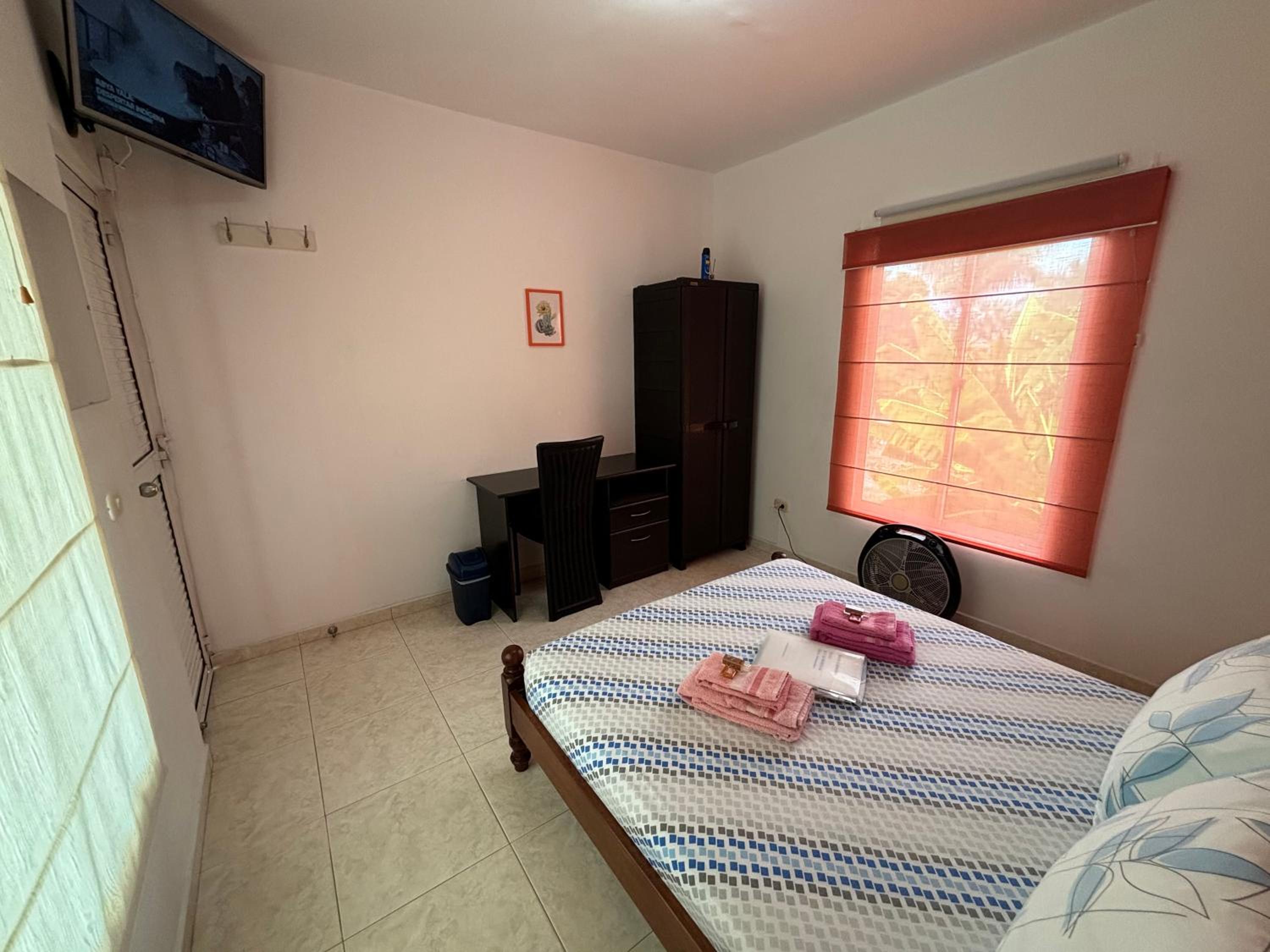 Double Room With Shared Bathroom photo 2