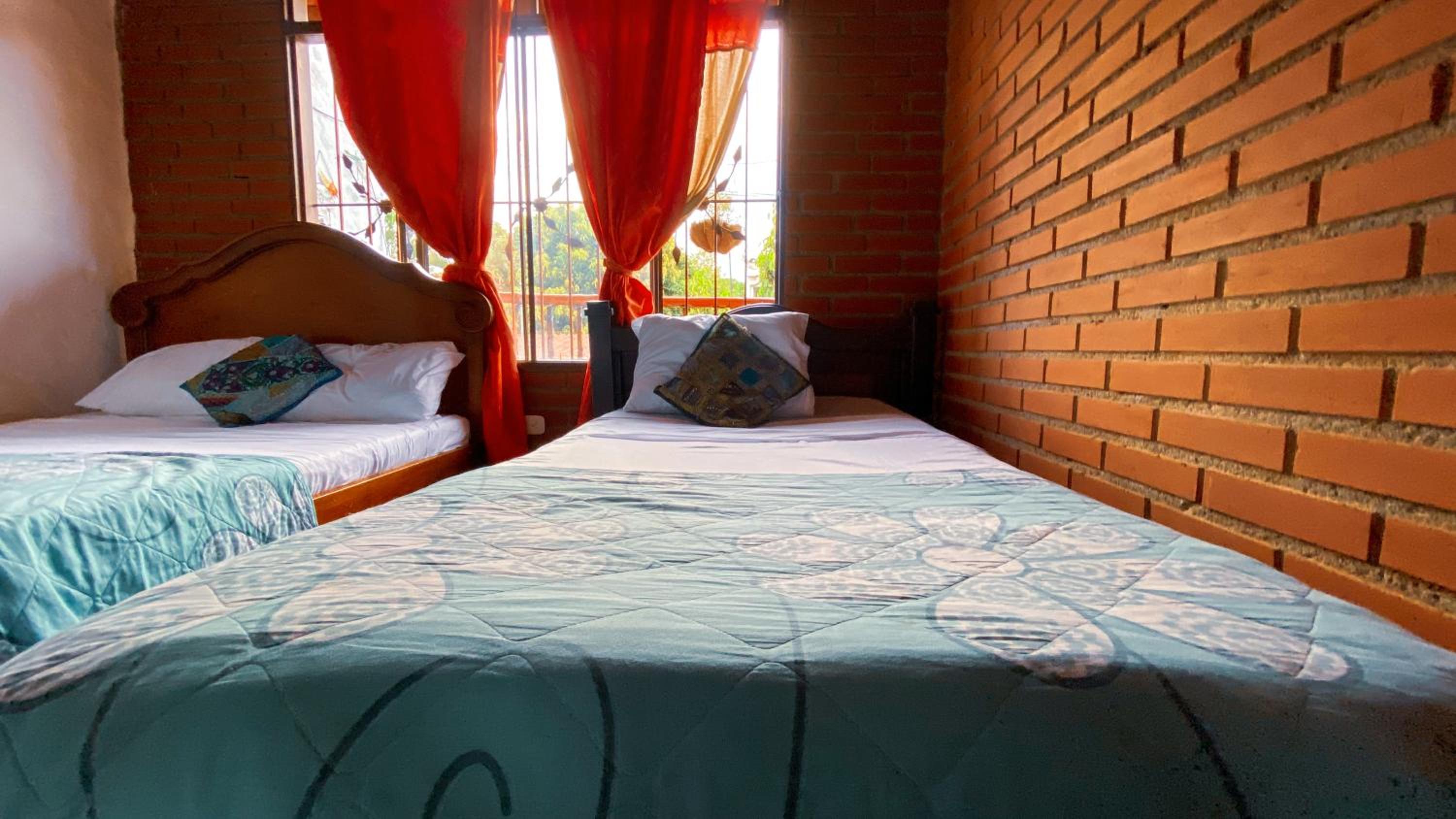 Twin Room with Private Bathroom photo 3