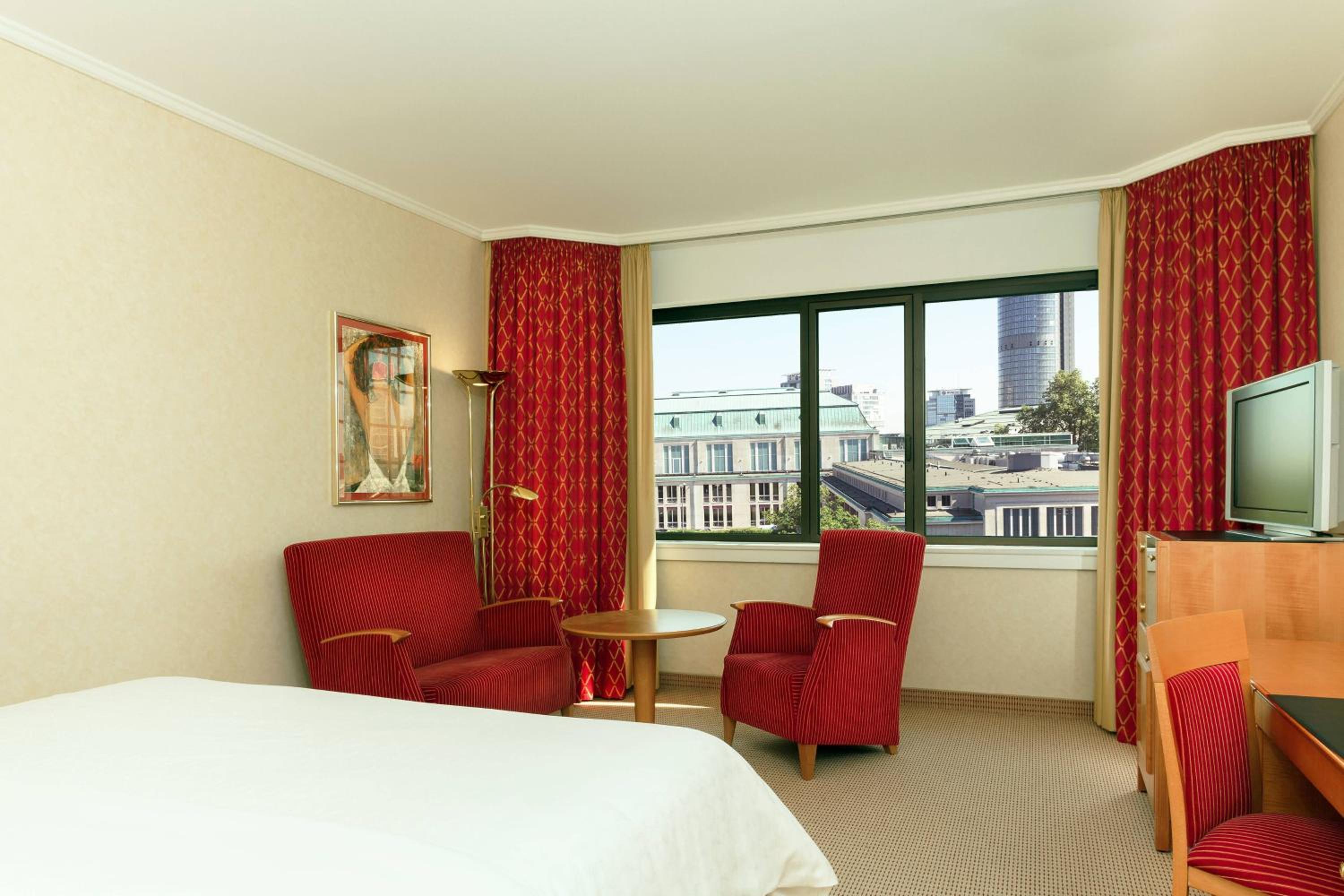 Standard Queen Room - Photo 2