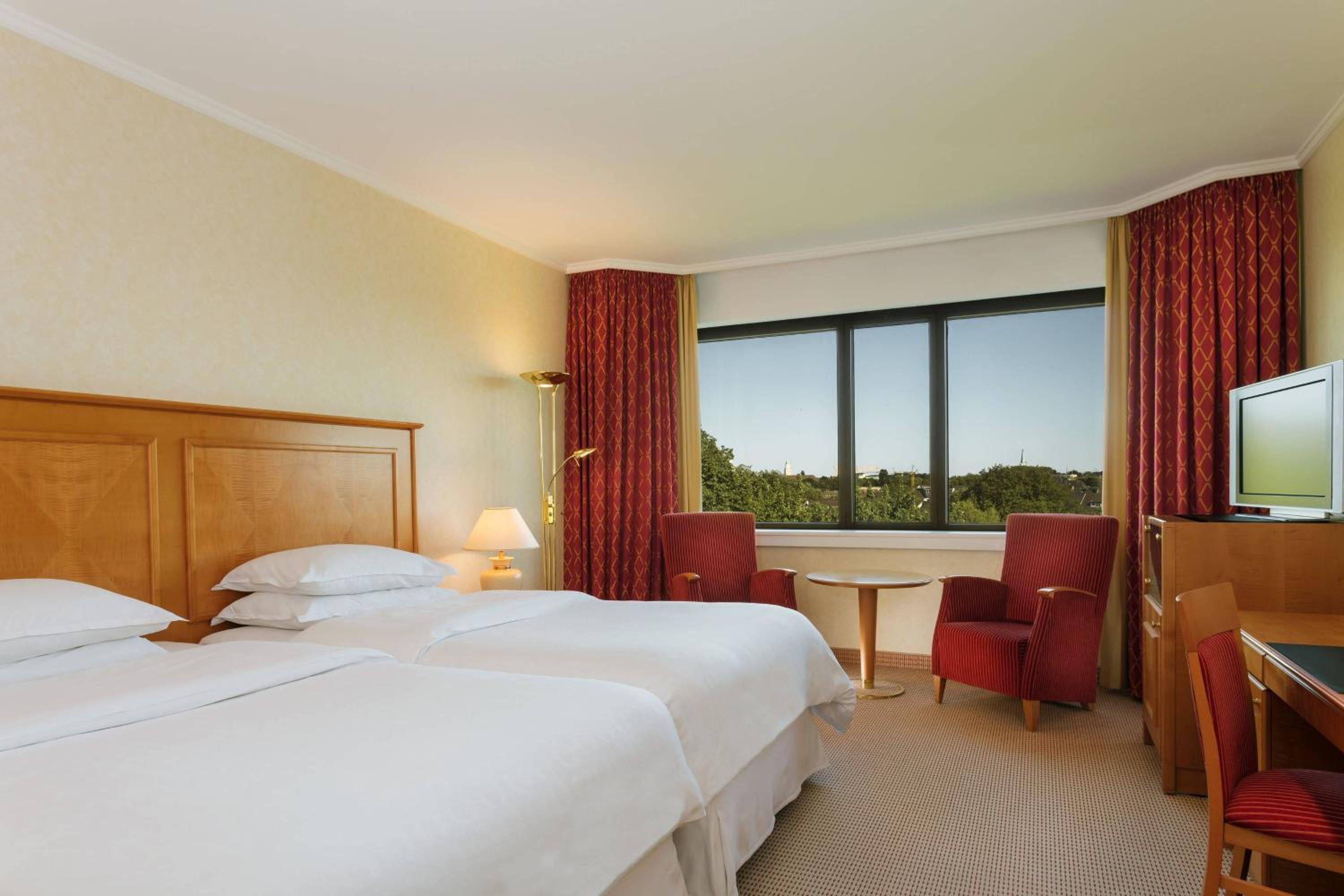 Standard Twin Room - Photo 1