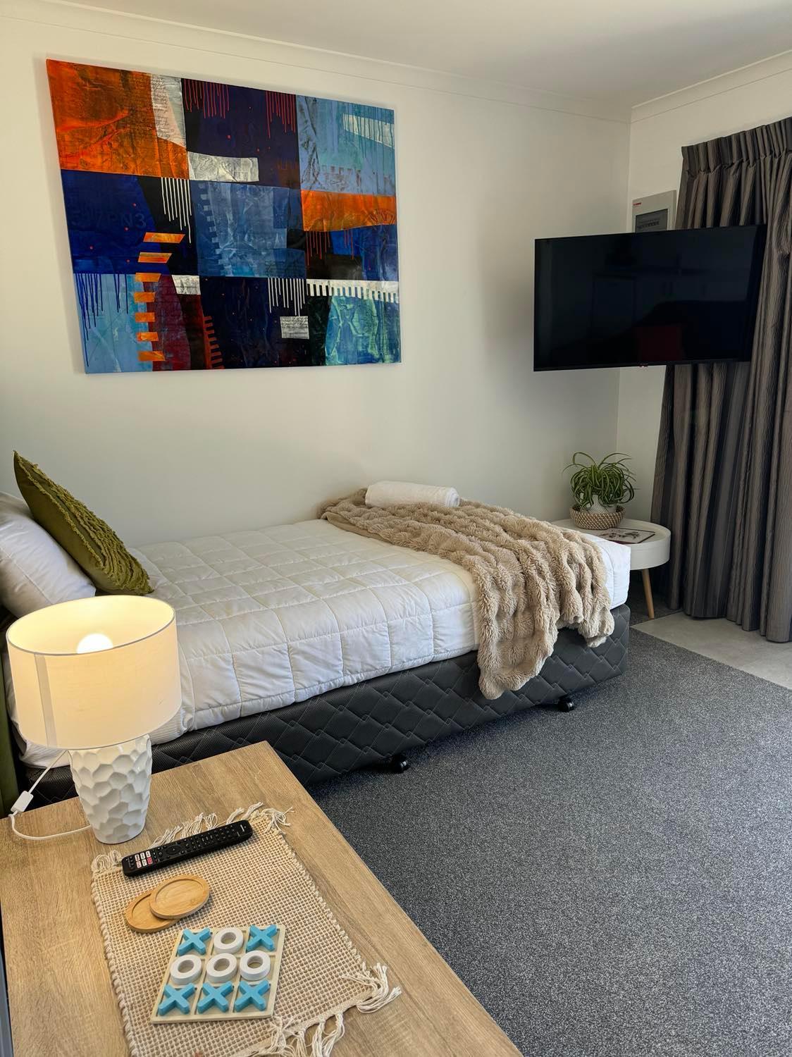 Executive One Bedroom Apartment with Spa Bath - Photo 13