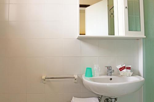 Classic Single Room with Balcony photo 2