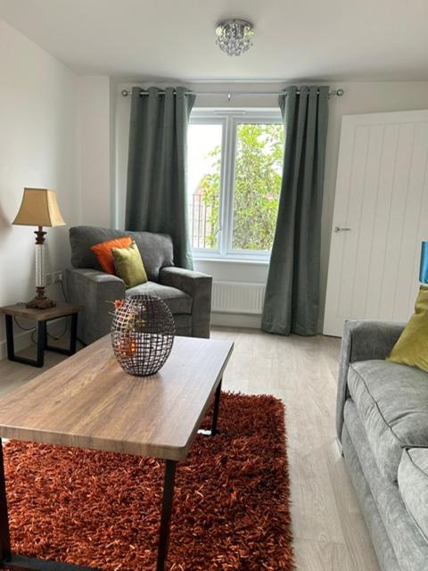 Three-Bedroom House photo 1